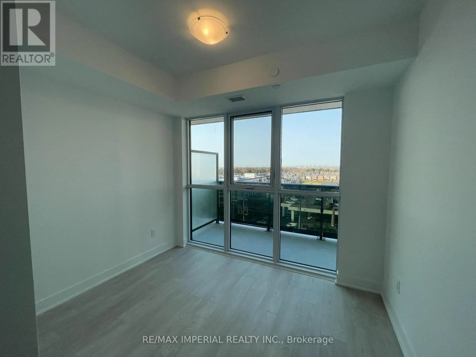 #808 2545 SIMCOE STREET N - Image 7