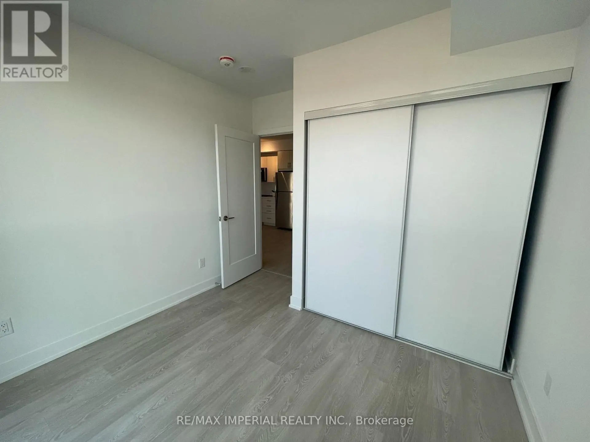 #808 2545 SIMCOE STREET N - Image 8