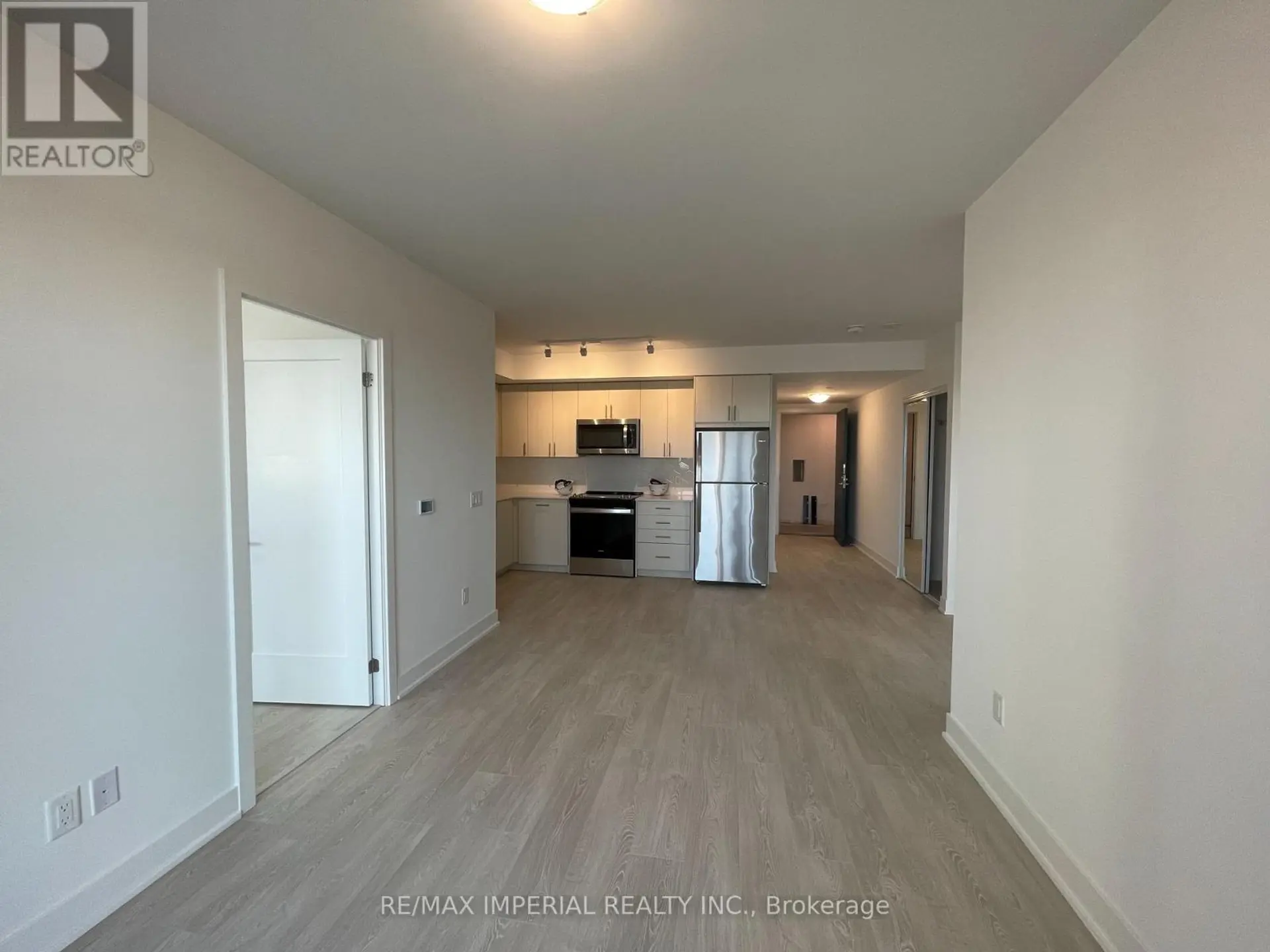 #808 2545 SIMCOE STREET N - Image 9