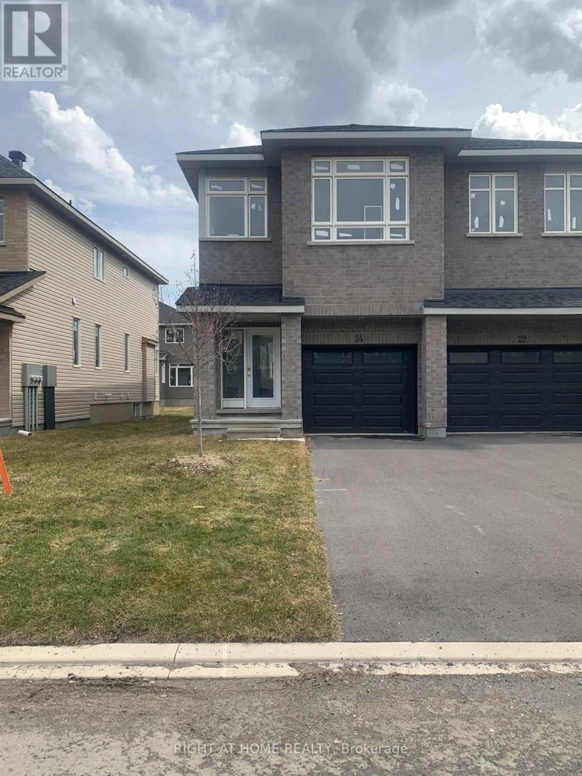 24 WYLIE WAY - Image 1