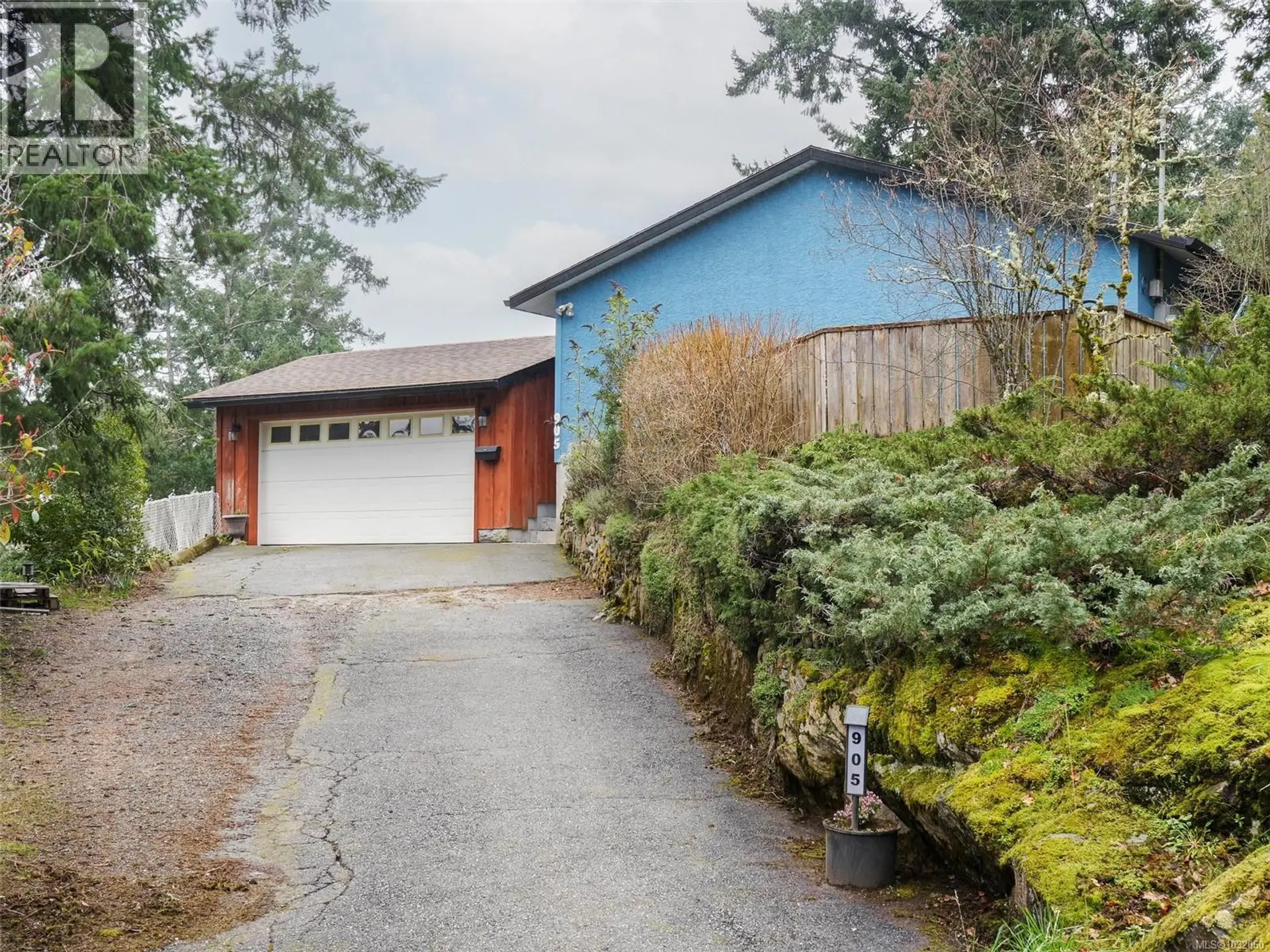 Property at 905 Gade Rd, Langford, BC