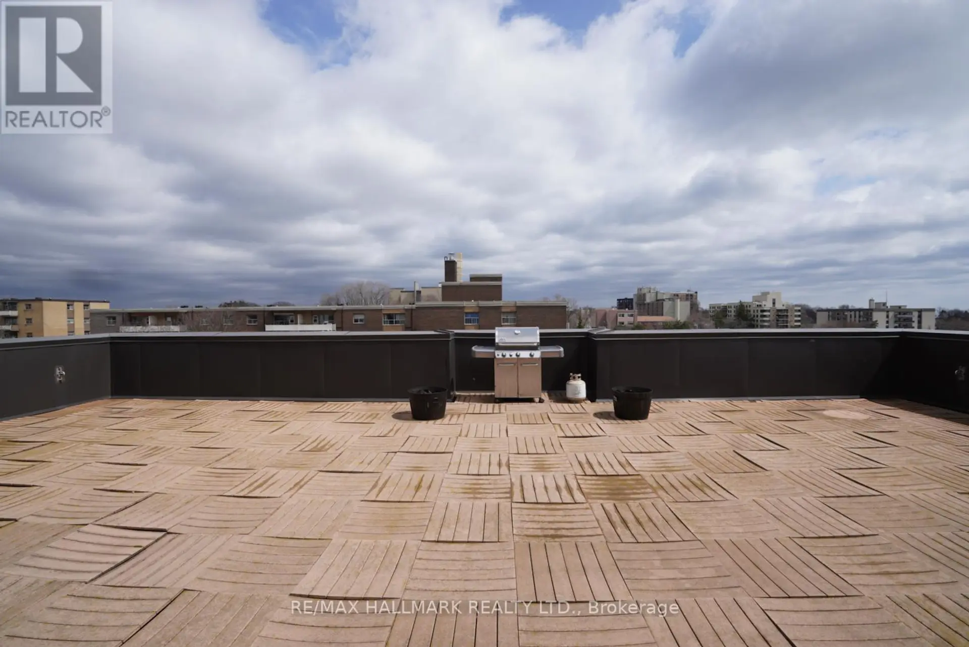 #203 3734 ST CLAIR AVENUE E - Image 19