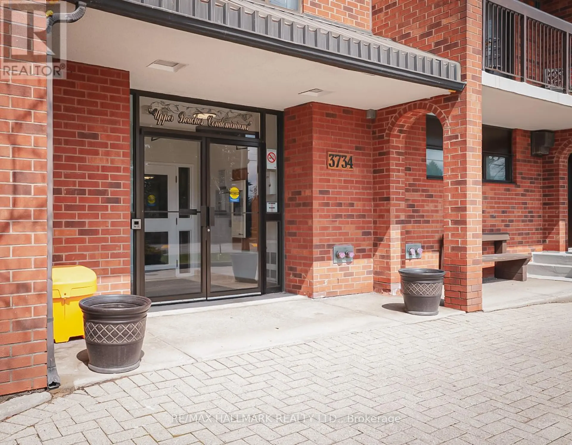 #203 3734 ST CLAIR AVENUE E - Image 2