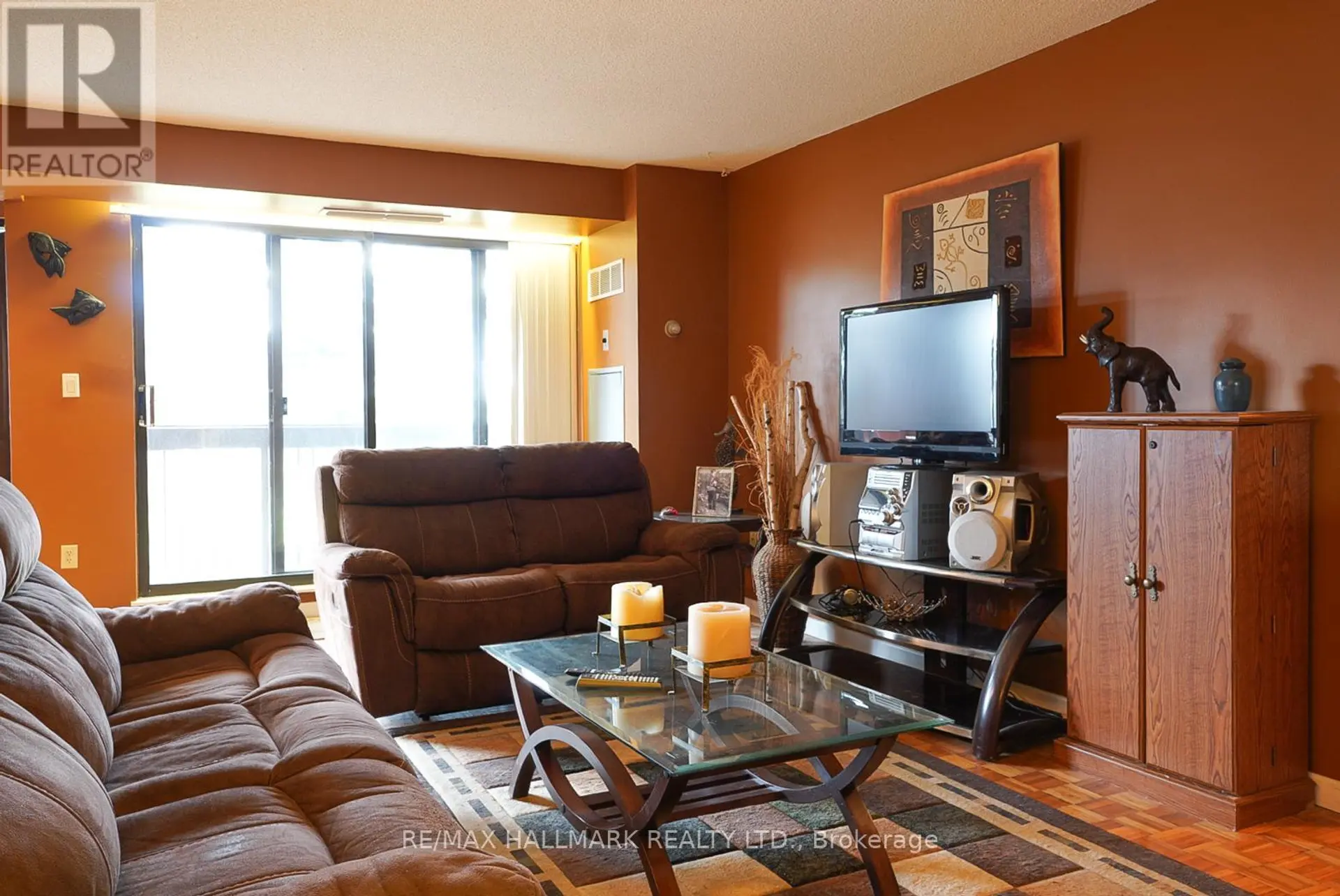 #203 3734 ST CLAIR AVENUE E - Image 4