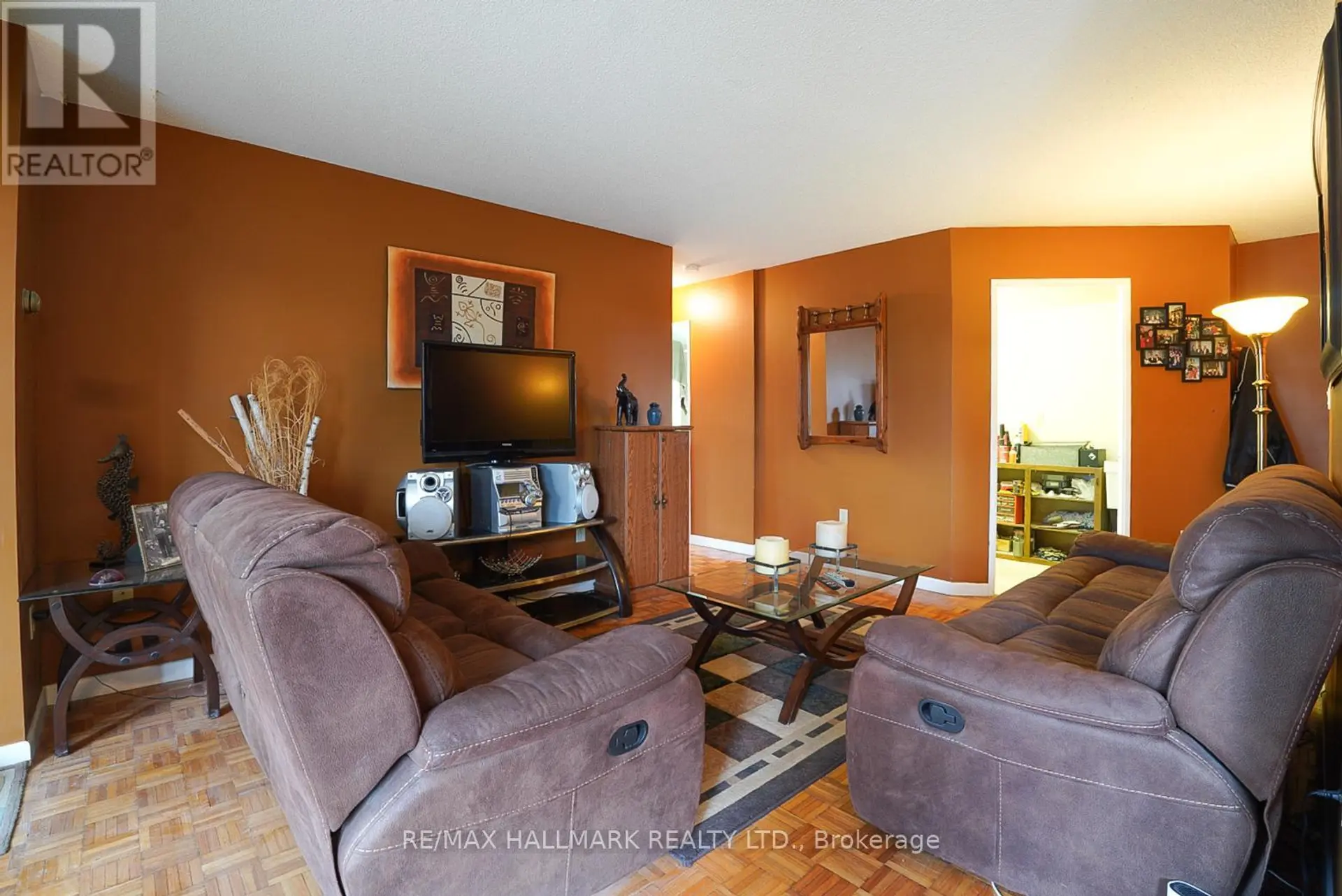 #203 3734 ST CLAIR AVENUE E - Image 5