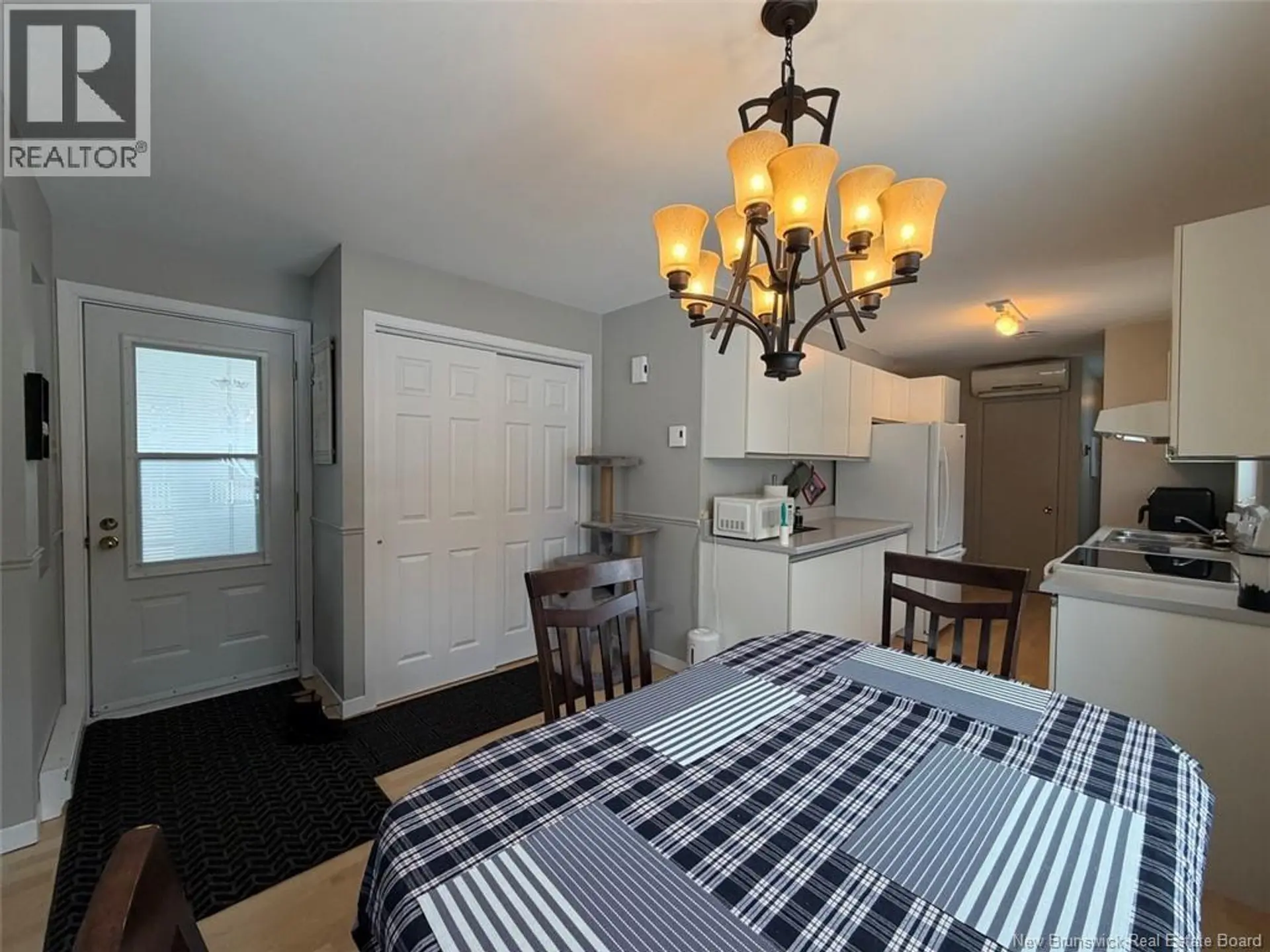12 Le Paradis Street - Image 2
