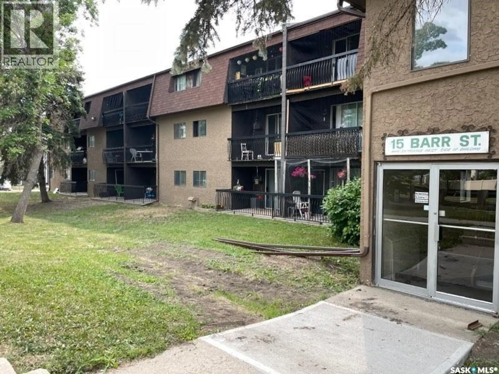 #209 15 BARR STREET - Image 1