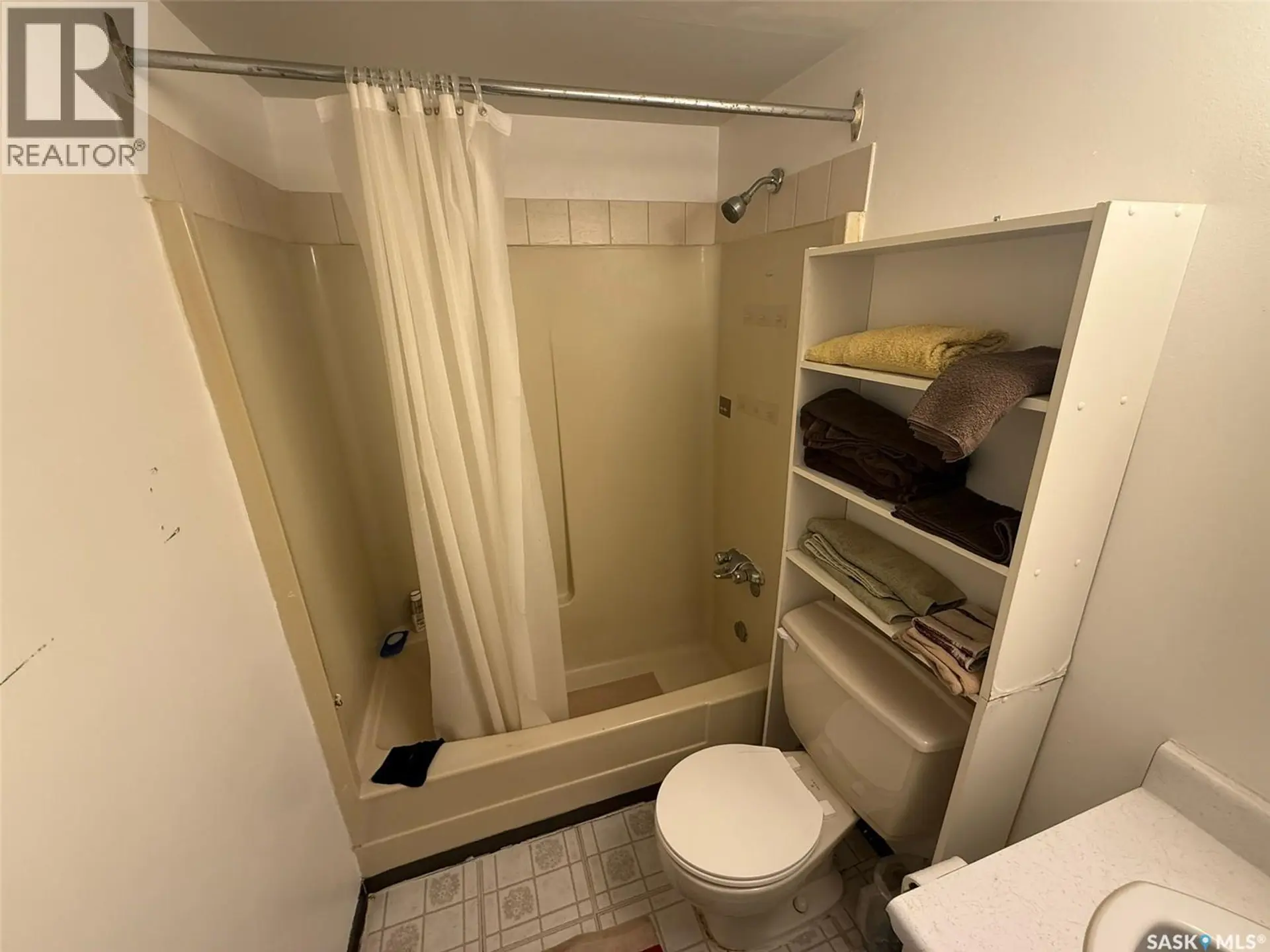 #209 15 BARR STREET - Image 12