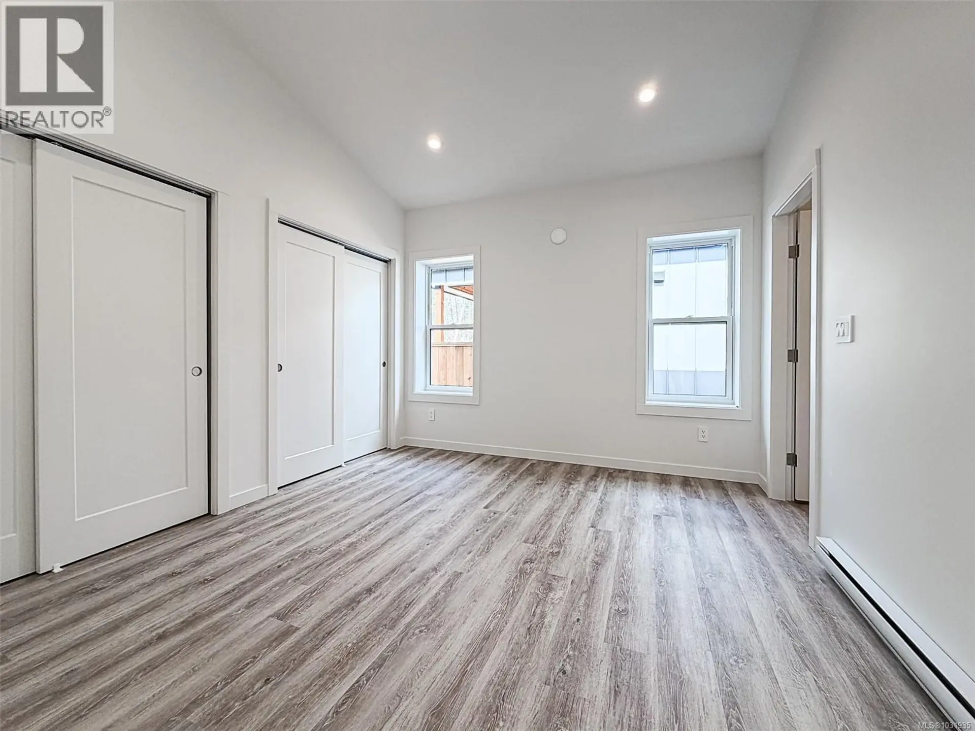 #35 3025 ROYSTON RD - Image 10