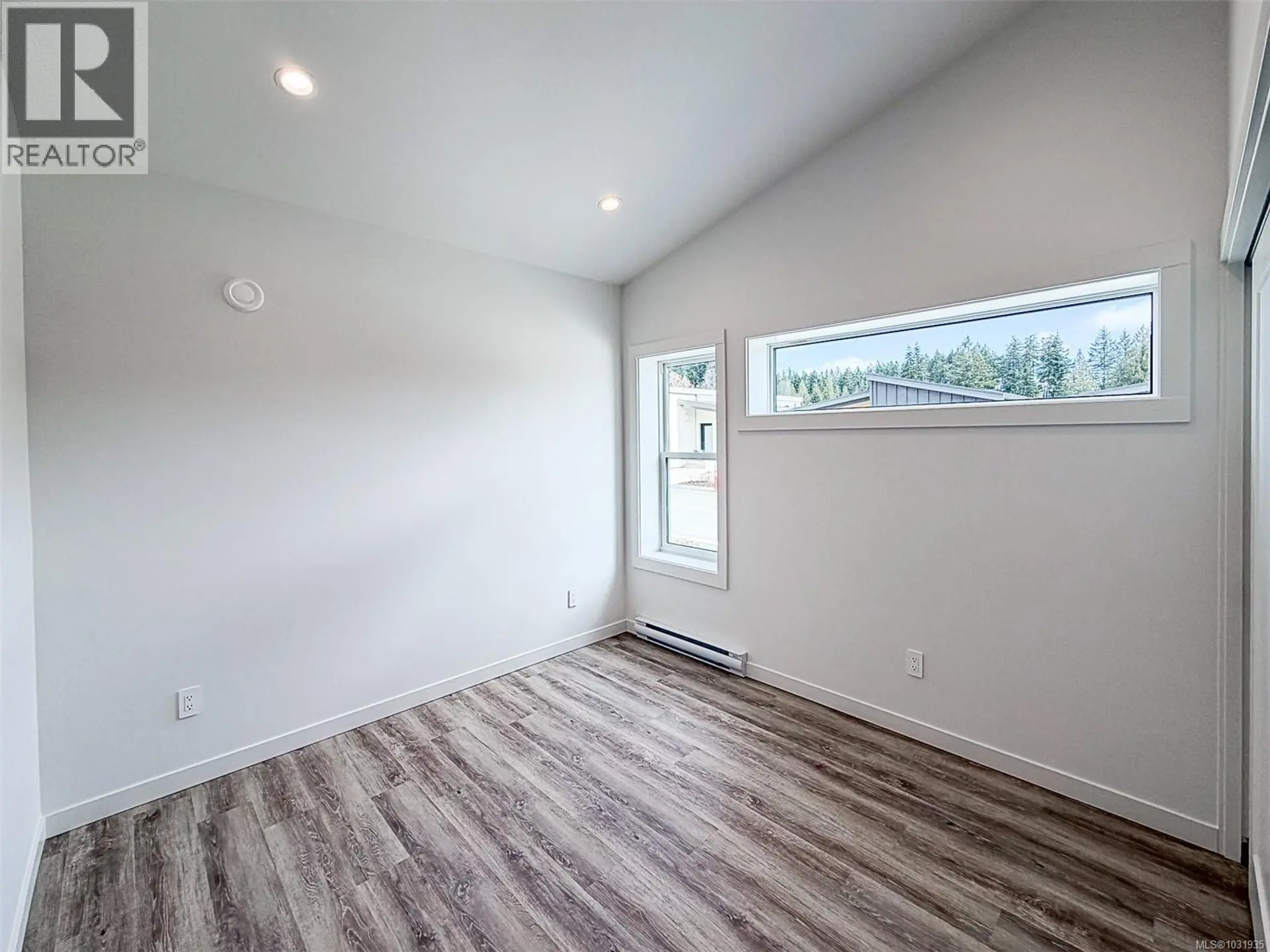 #35 3025 ROYSTON RD - Image 14