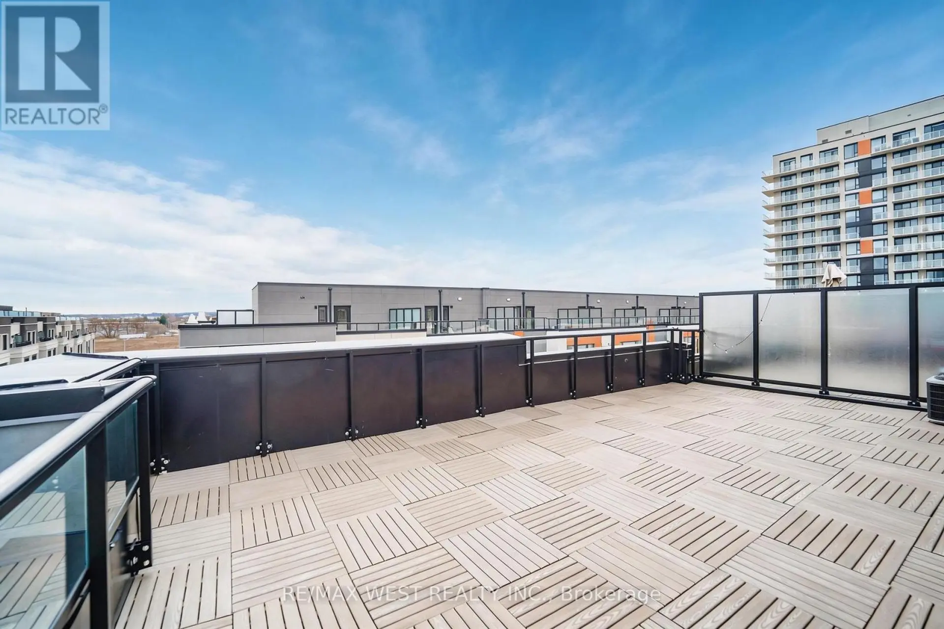 #1103 12 DAVID EYER ROAD - Image 12