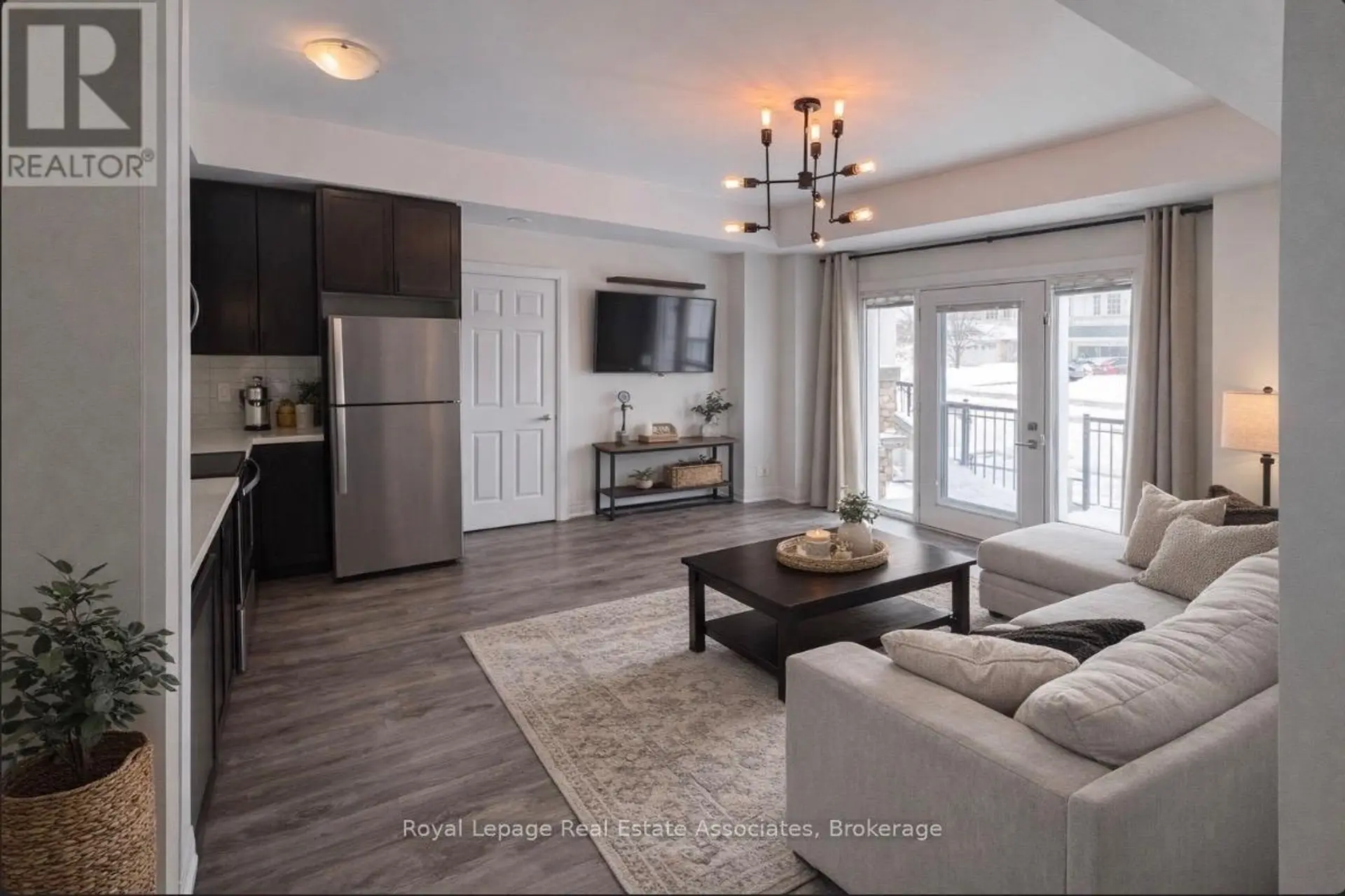 #19 250 SUNNY MEADOW BOULEVARD - Image 4