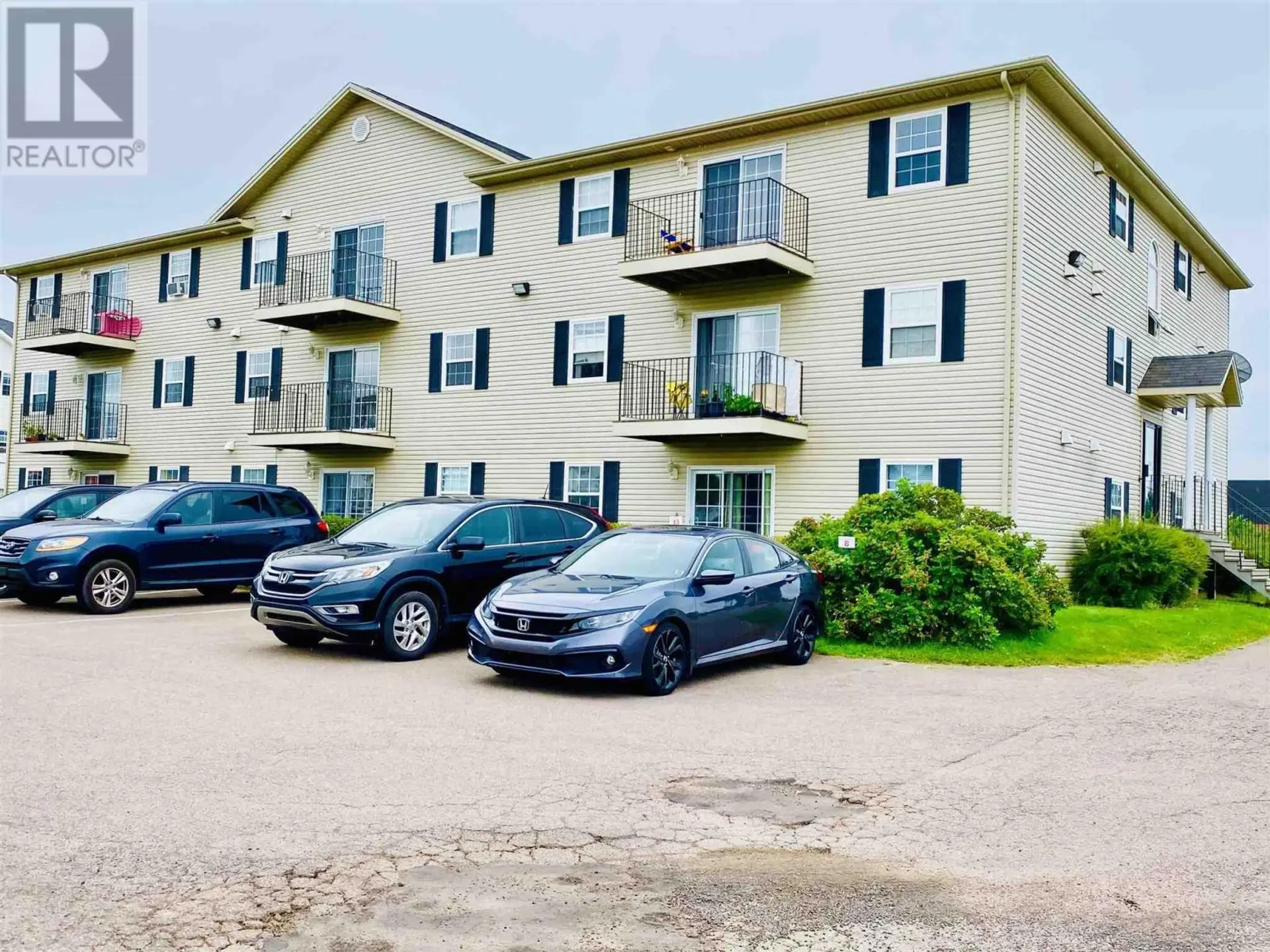 ##10 33 GLEN STEWART DRIVE - Image 1