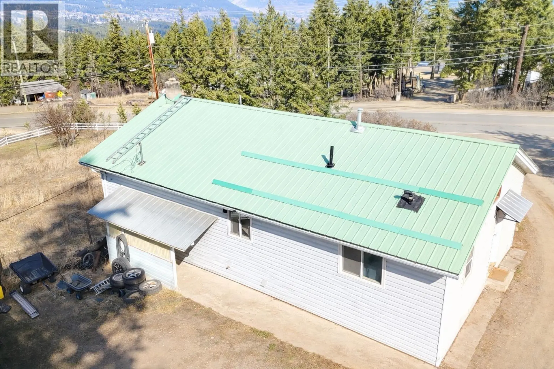 Property at 915 DOG CREEK ROAD, Williams Lake, BC