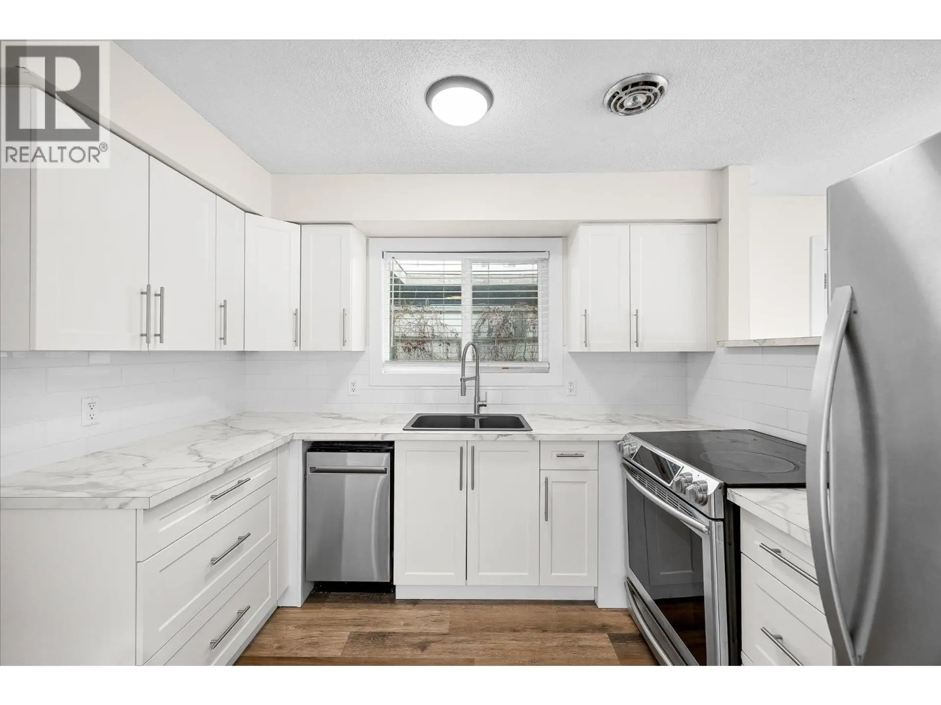 Property at 740 Raymer Avenue, Kelowna, BC