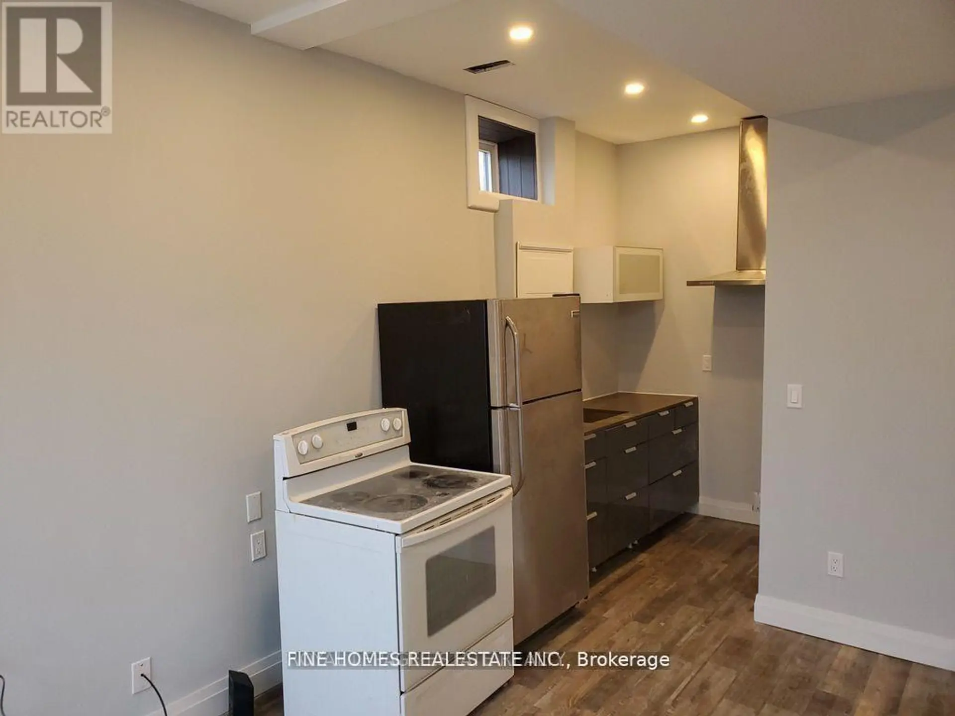 1762 KEELE STREET - Image 6