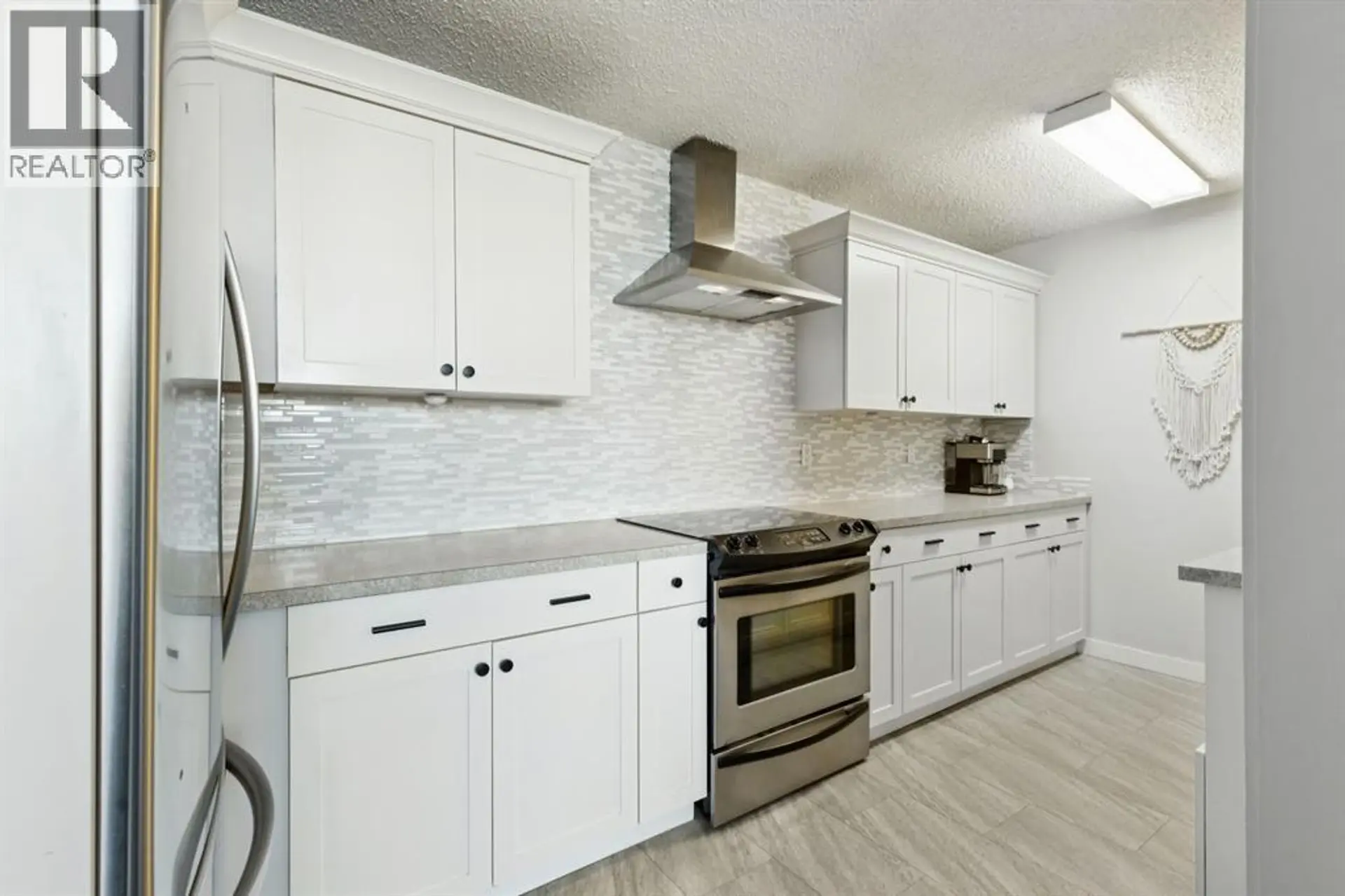 #302 314 14 STREET NW - Image 3