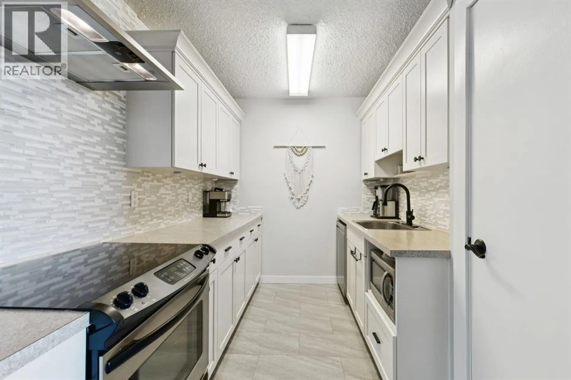 #302 314 14 STREET NW - Image 4