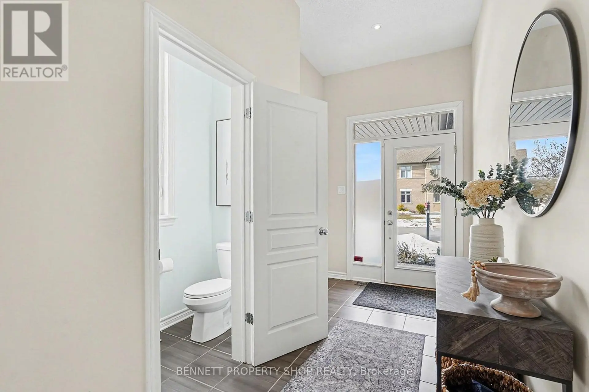 554 STARGAZER CRESCENT - Image 2