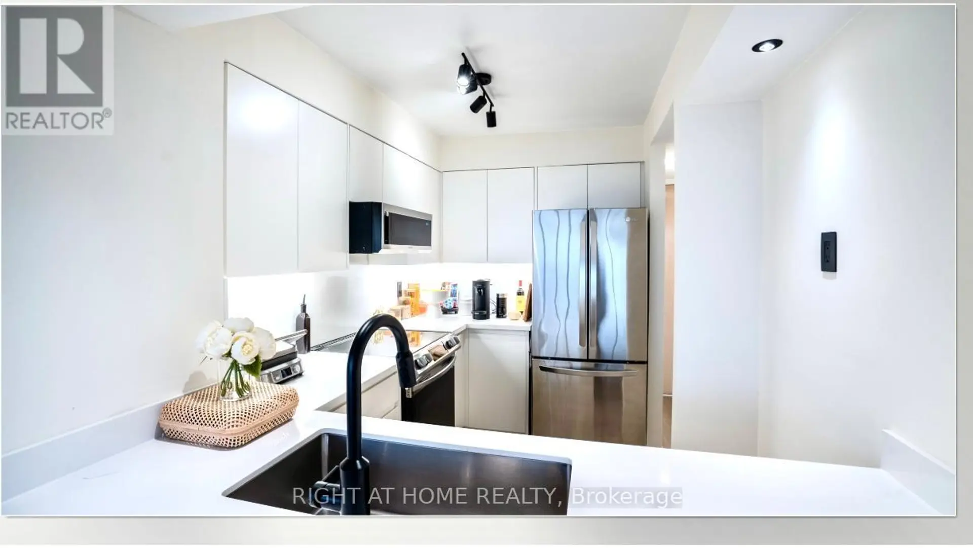 #1705 50 EGLINTON AVENUE - Image 13