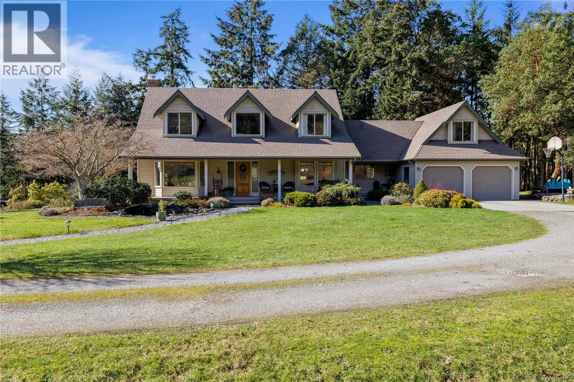 Property at 877 Sunset Dr, Salt Spring, BC