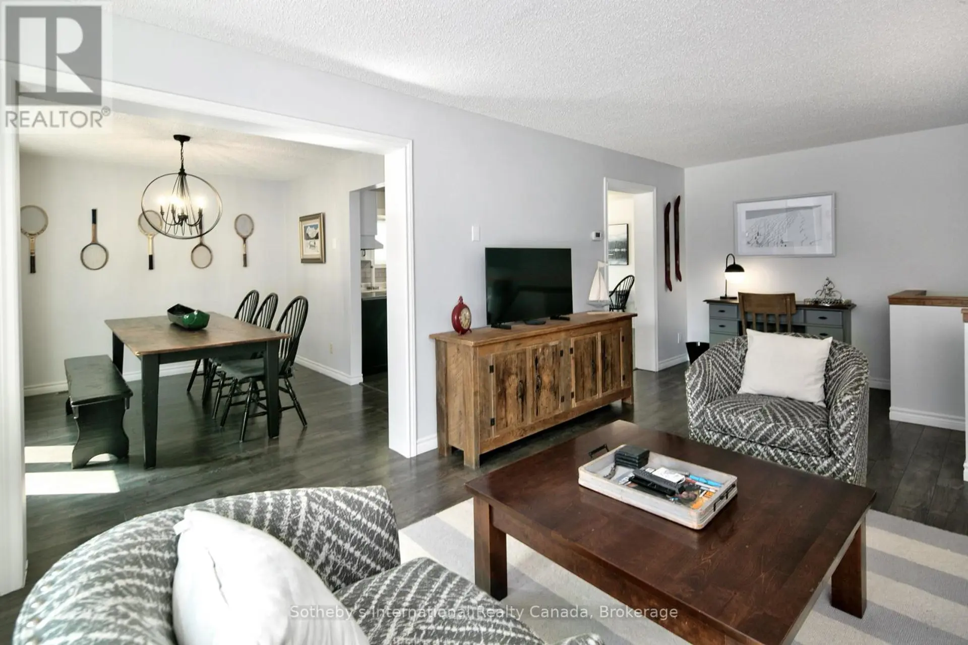 26 MIDDLE AVENUE - Image 3