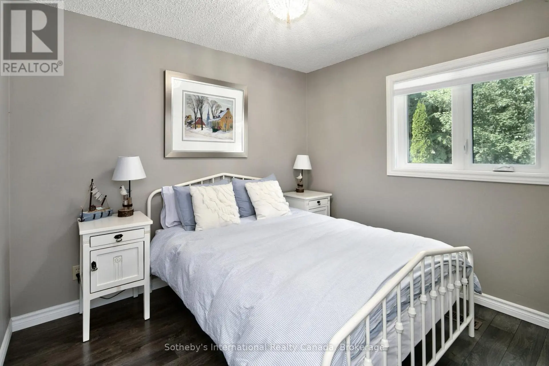 26 MIDDLE AVENUE - Image 8