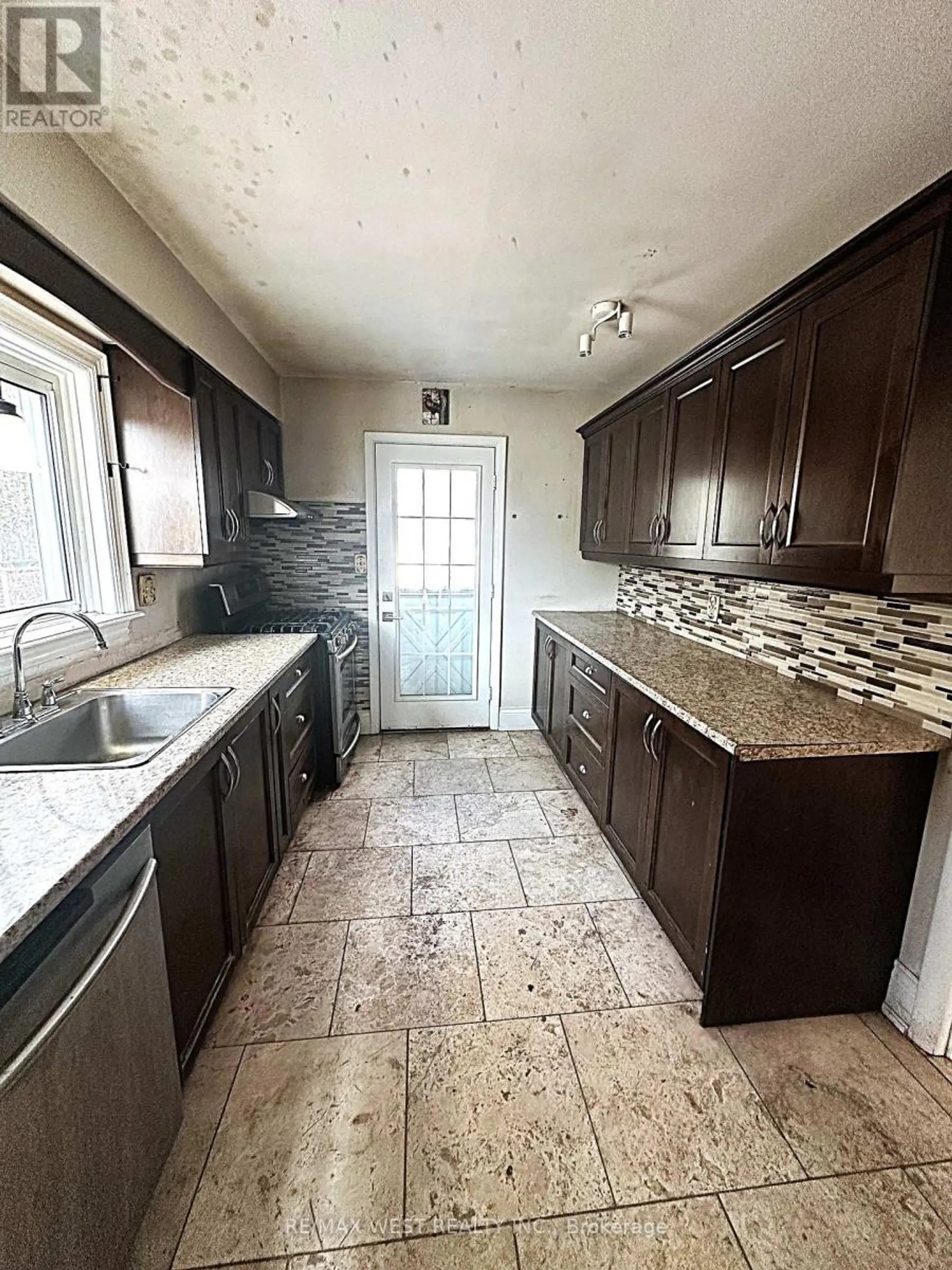 1421 FREEPORT DRIVE - Image 7