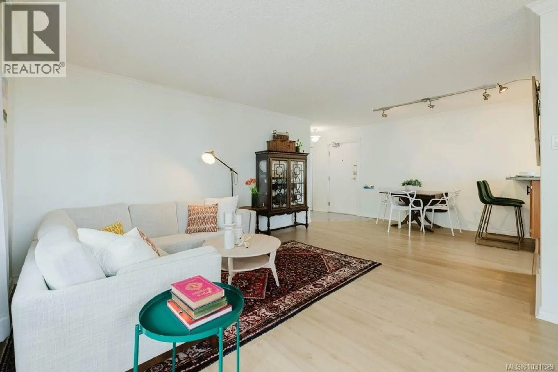 Property at #1004 1034 JOHNSON ST, Victoria, BC