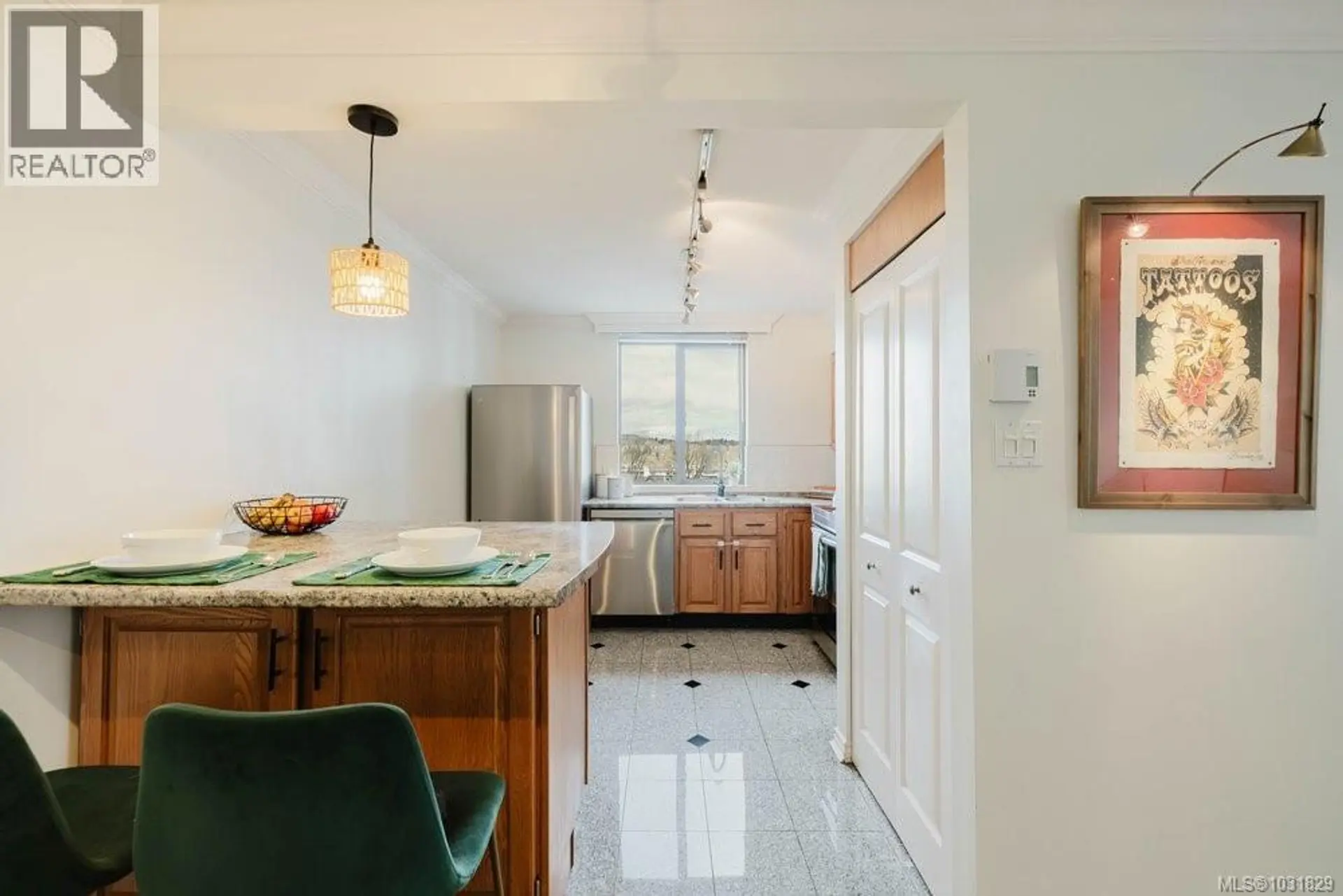 Property at #1004 1034 JOHNSON ST, Victoria, BC