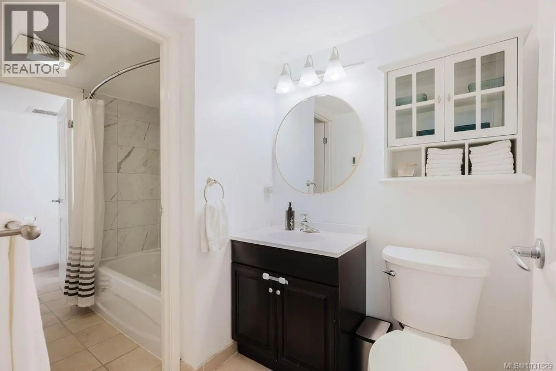 Property at #1004 1034 JOHNSON ST, Victoria, BC