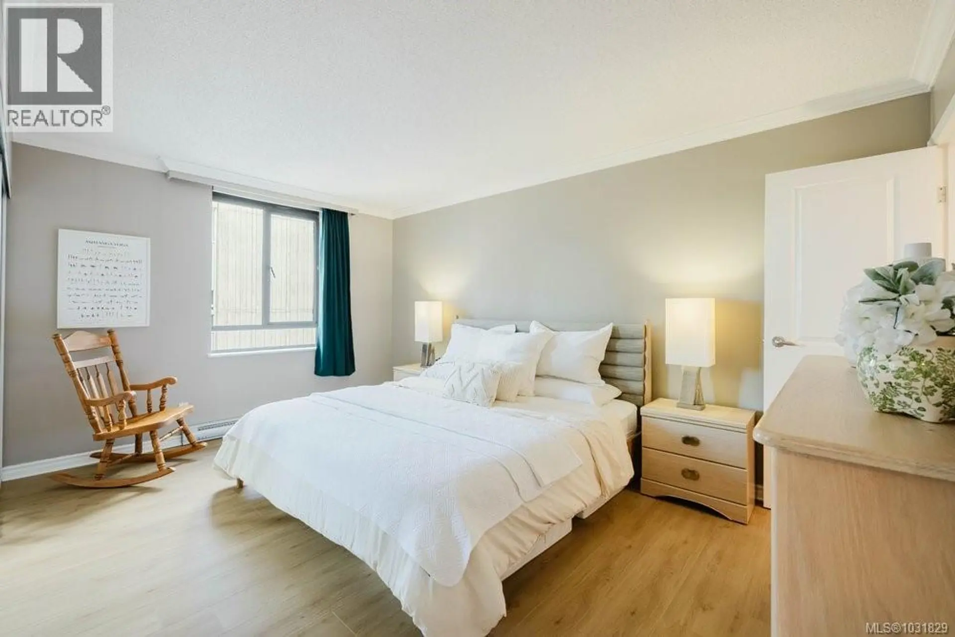 Property at #1004 1034 JOHNSON ST, Victoria, BC