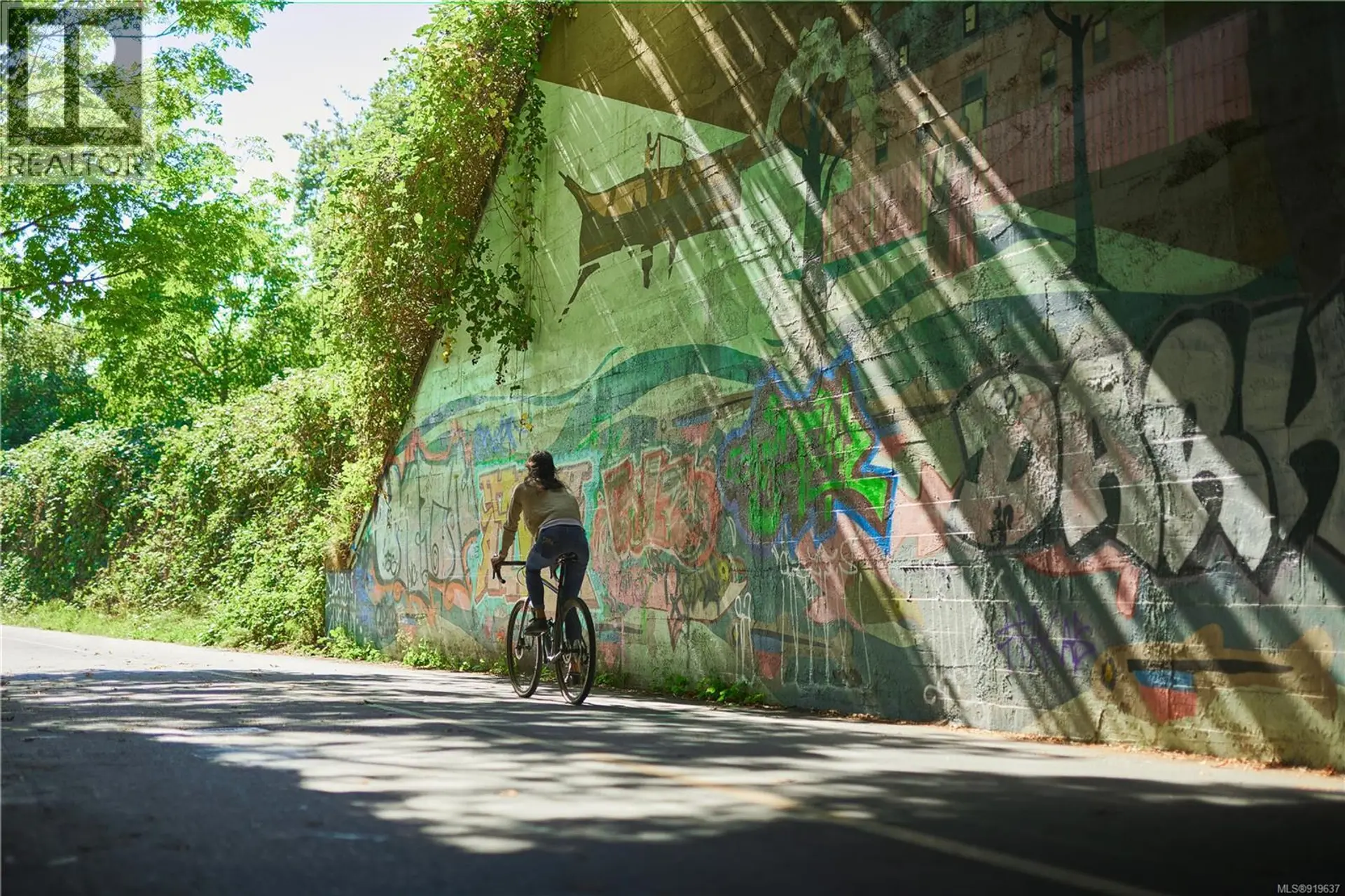 Property at #516 1075 TILLICUM RD, Esquimalt, BC