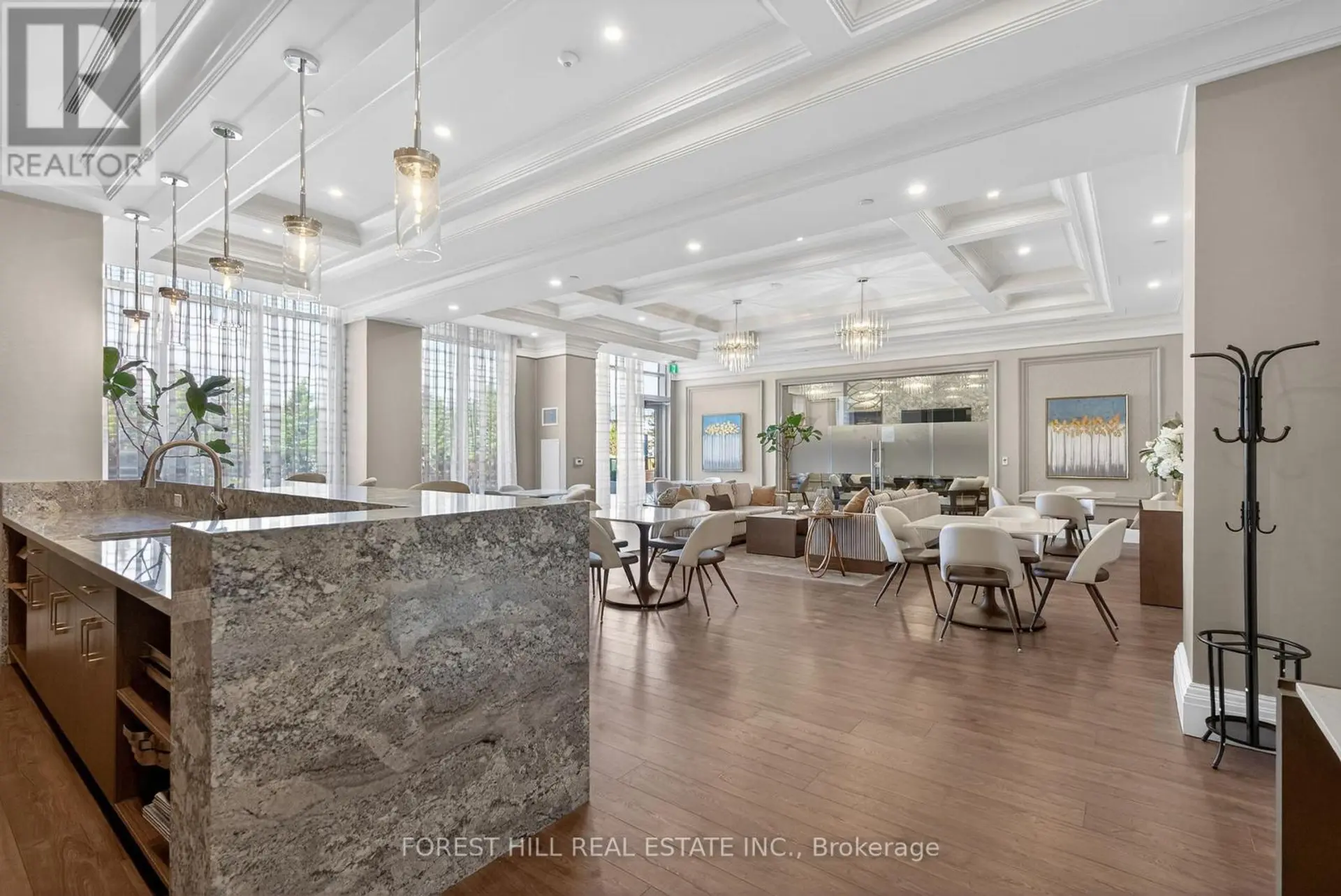 #208 10 GATINEAU DRIVE - Image 5