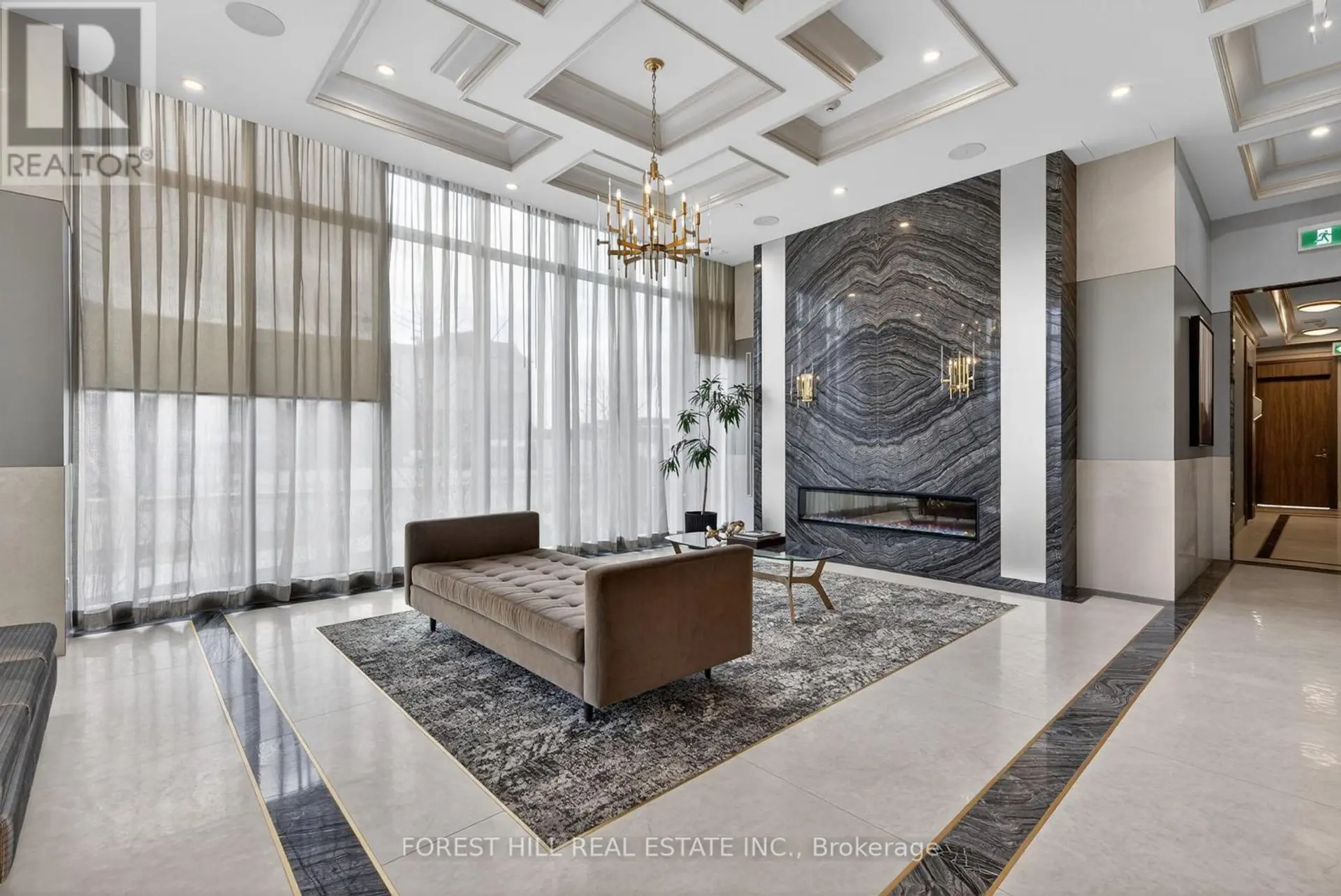 #208 10 GATINEAU DRIVE - Image 8