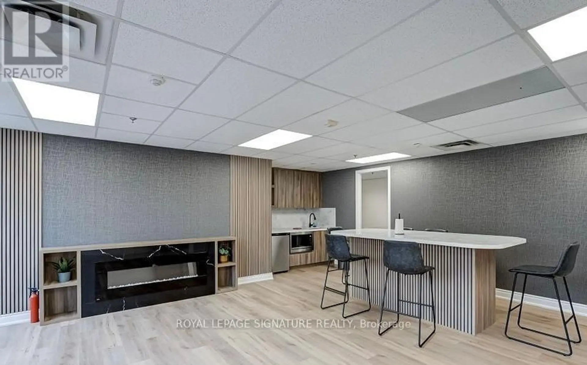 #207 140 BATHURST STREET - Image 12