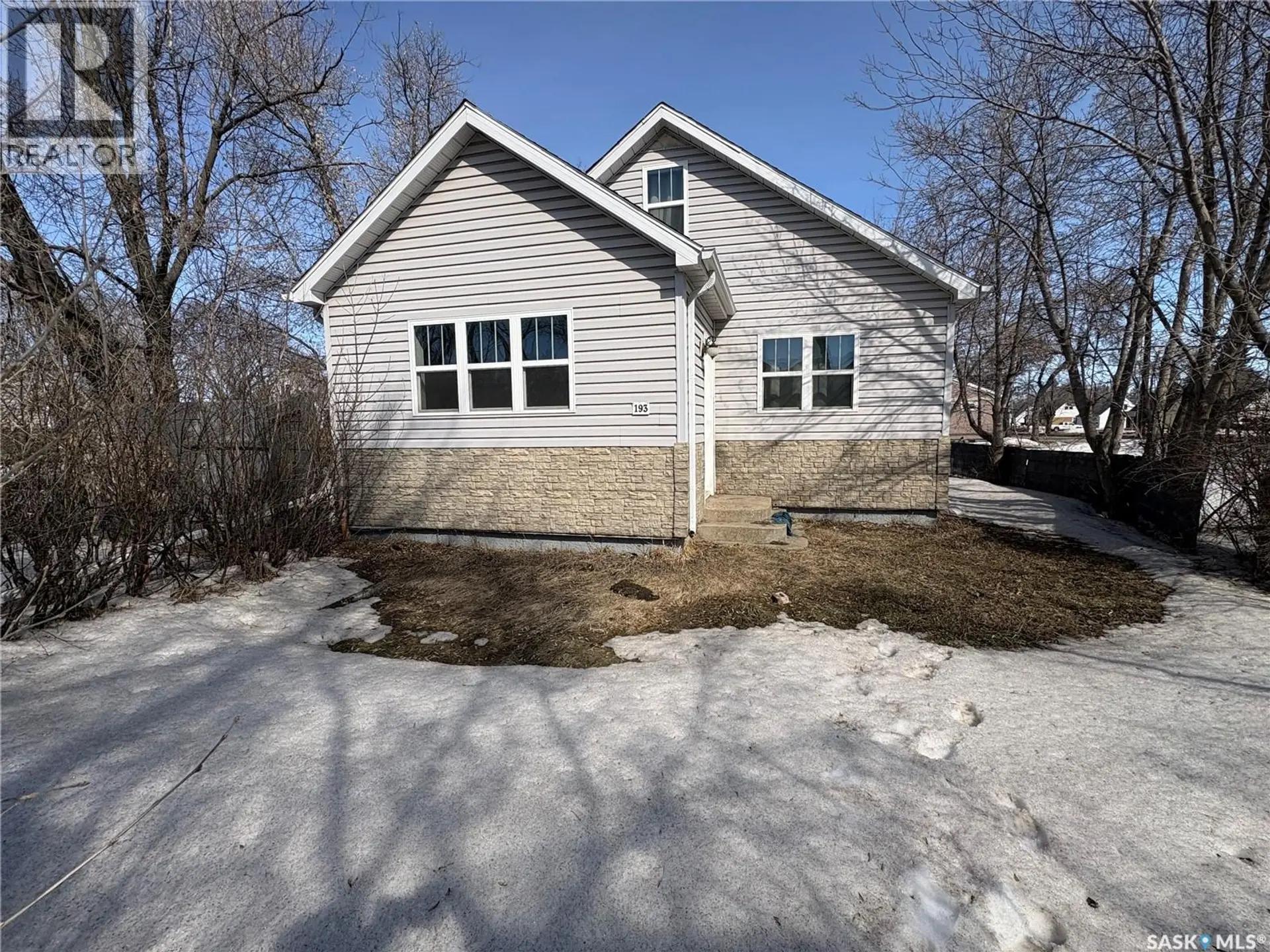 193 BROADWAY STREET W - Image 1