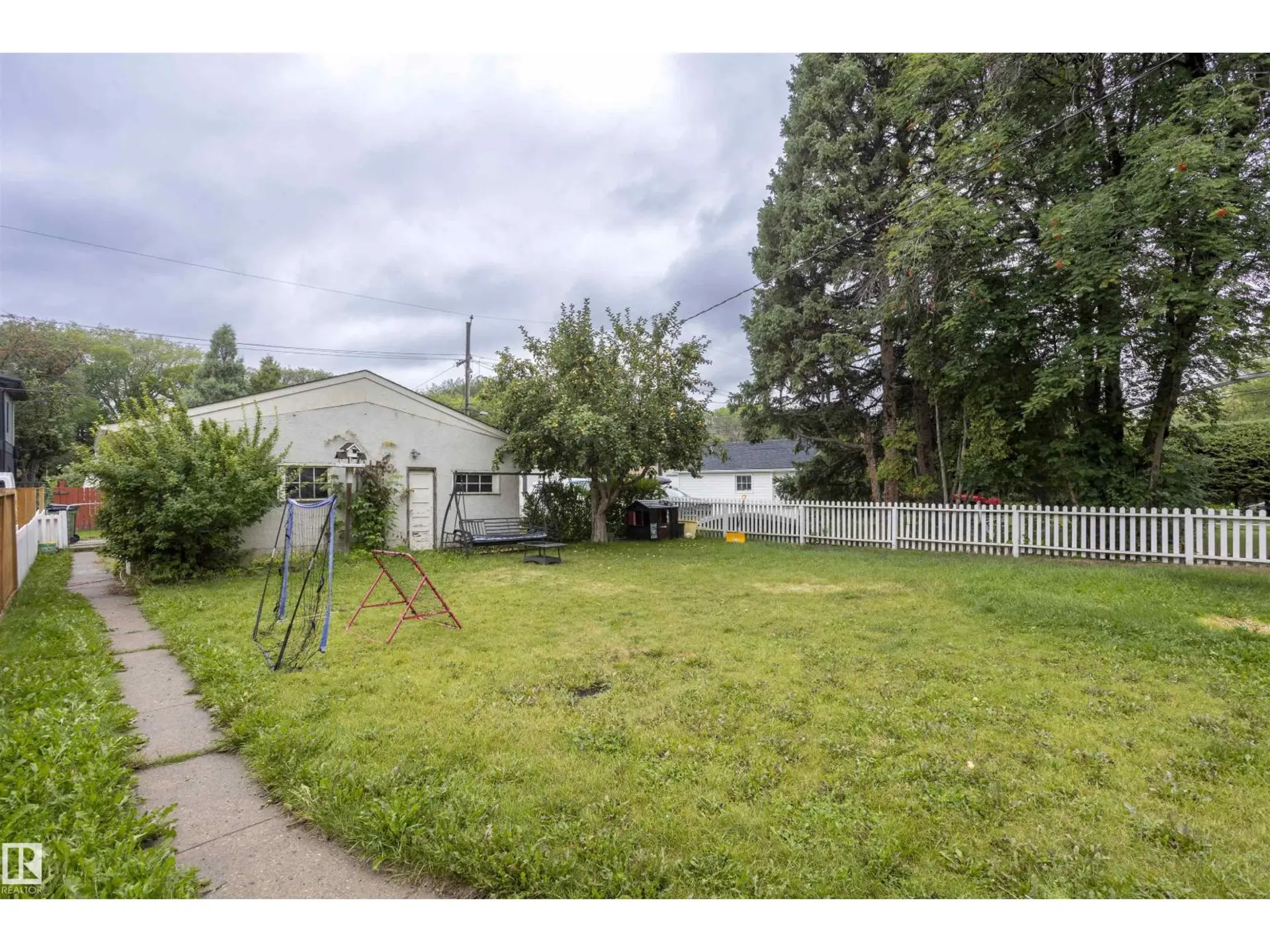 10880 73 ST NW - Image 17