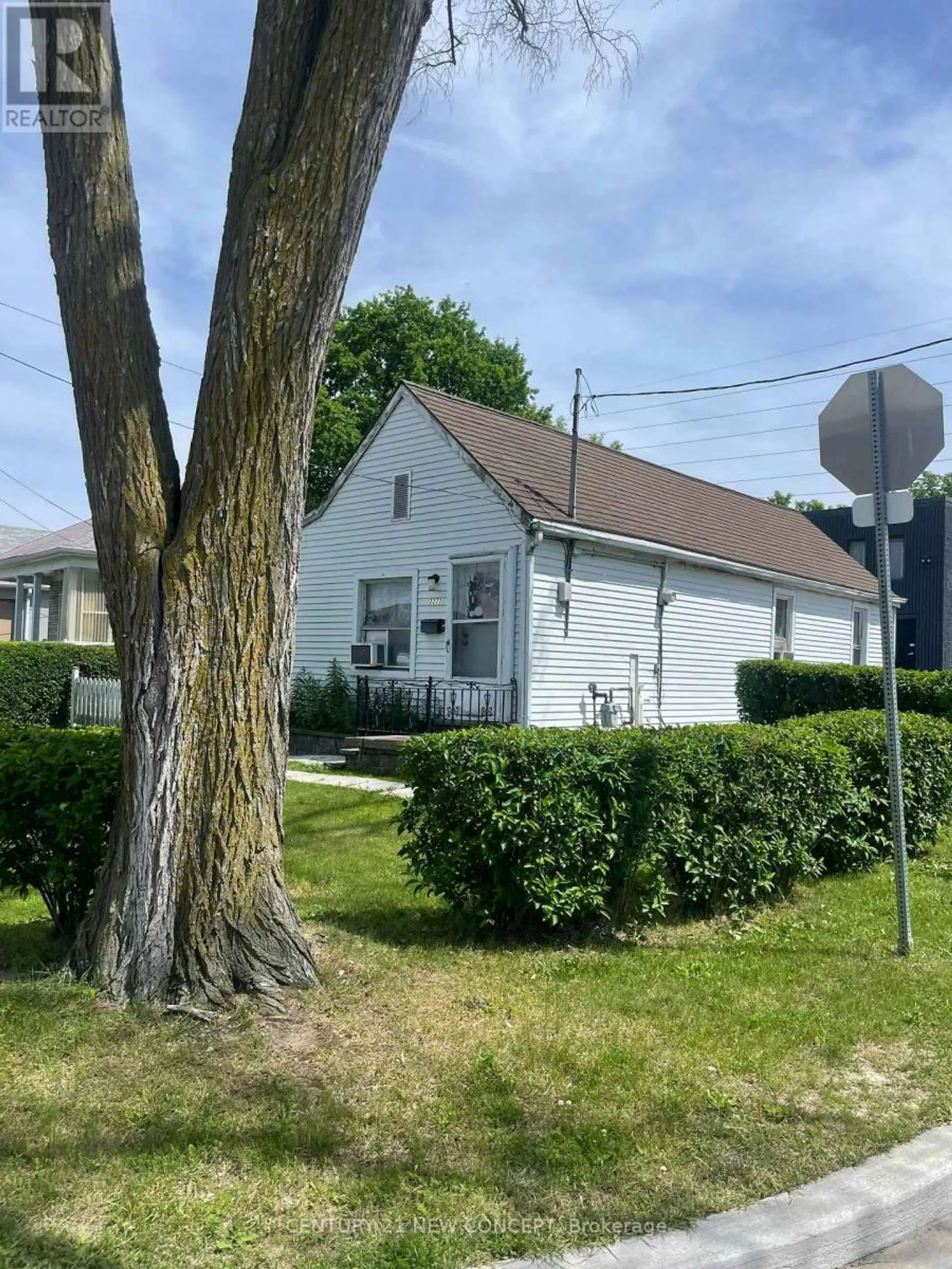 1171 ROSELAWN AVENUE - Image 1