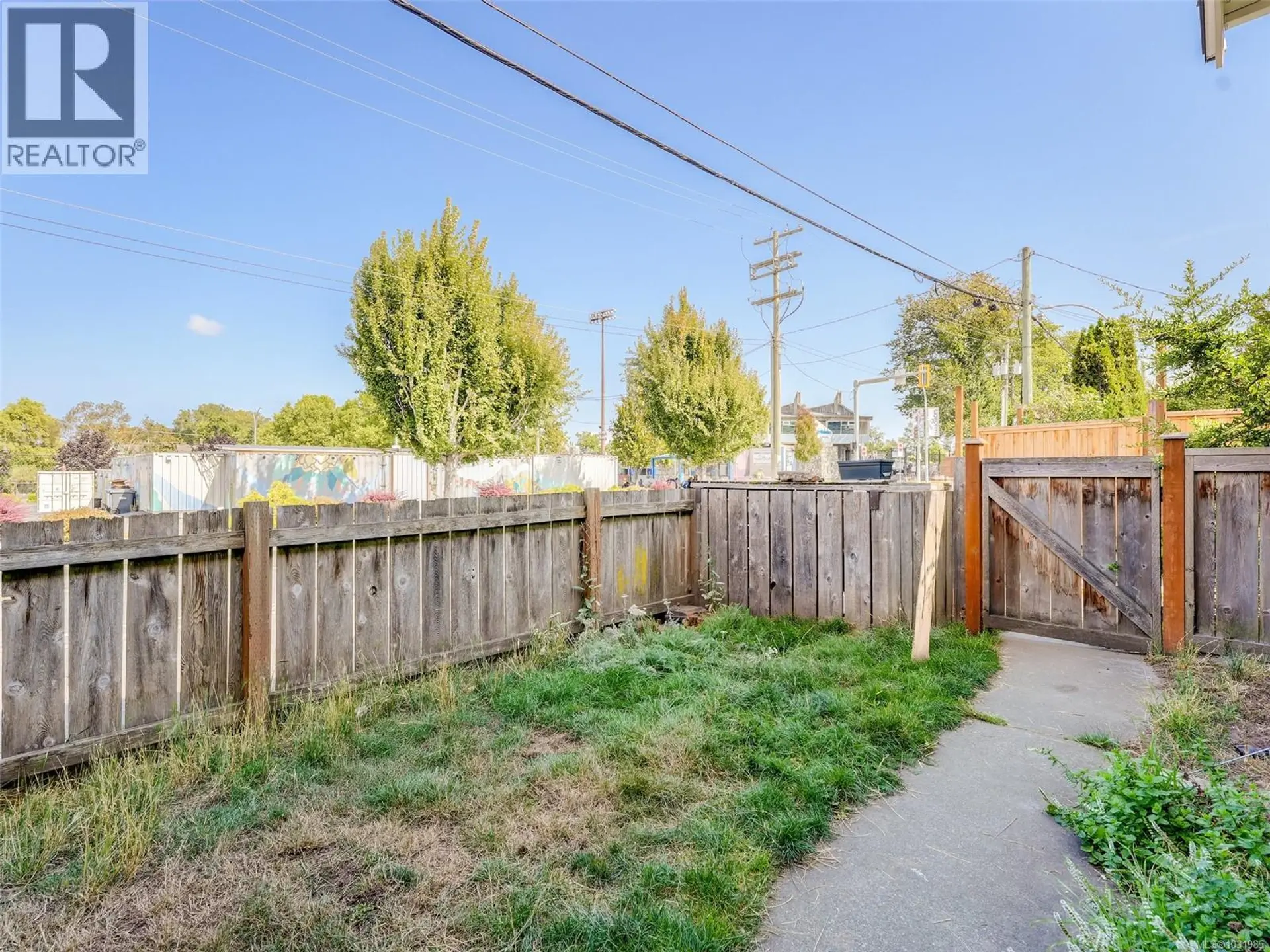 Property at 951 CALEDONIA AVE, Victoria, BC