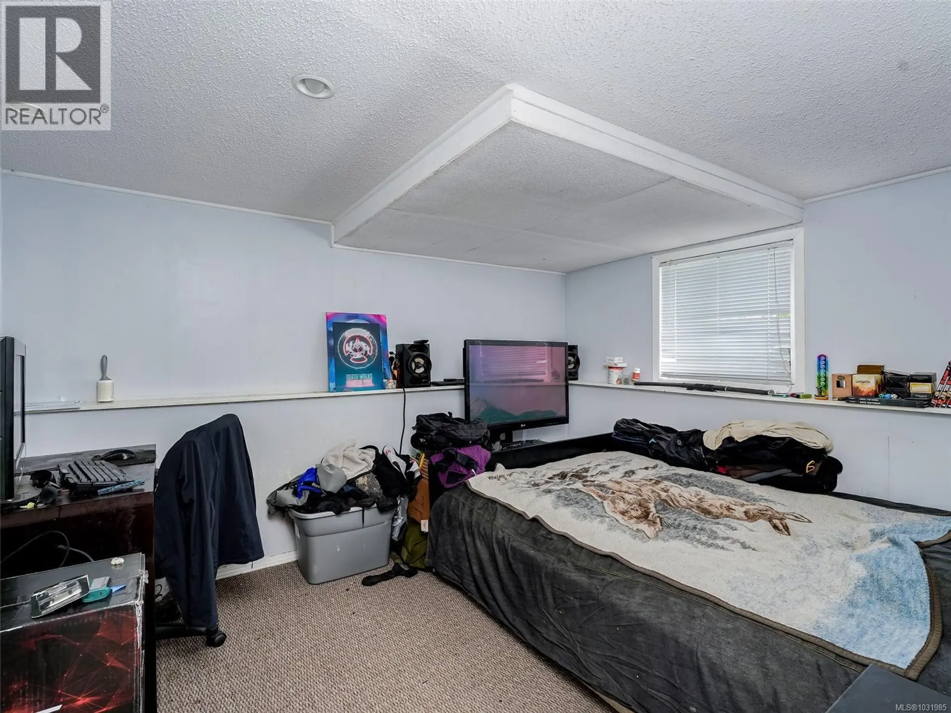 Property at 951 CALEDONIA AVE, Victoria, BC