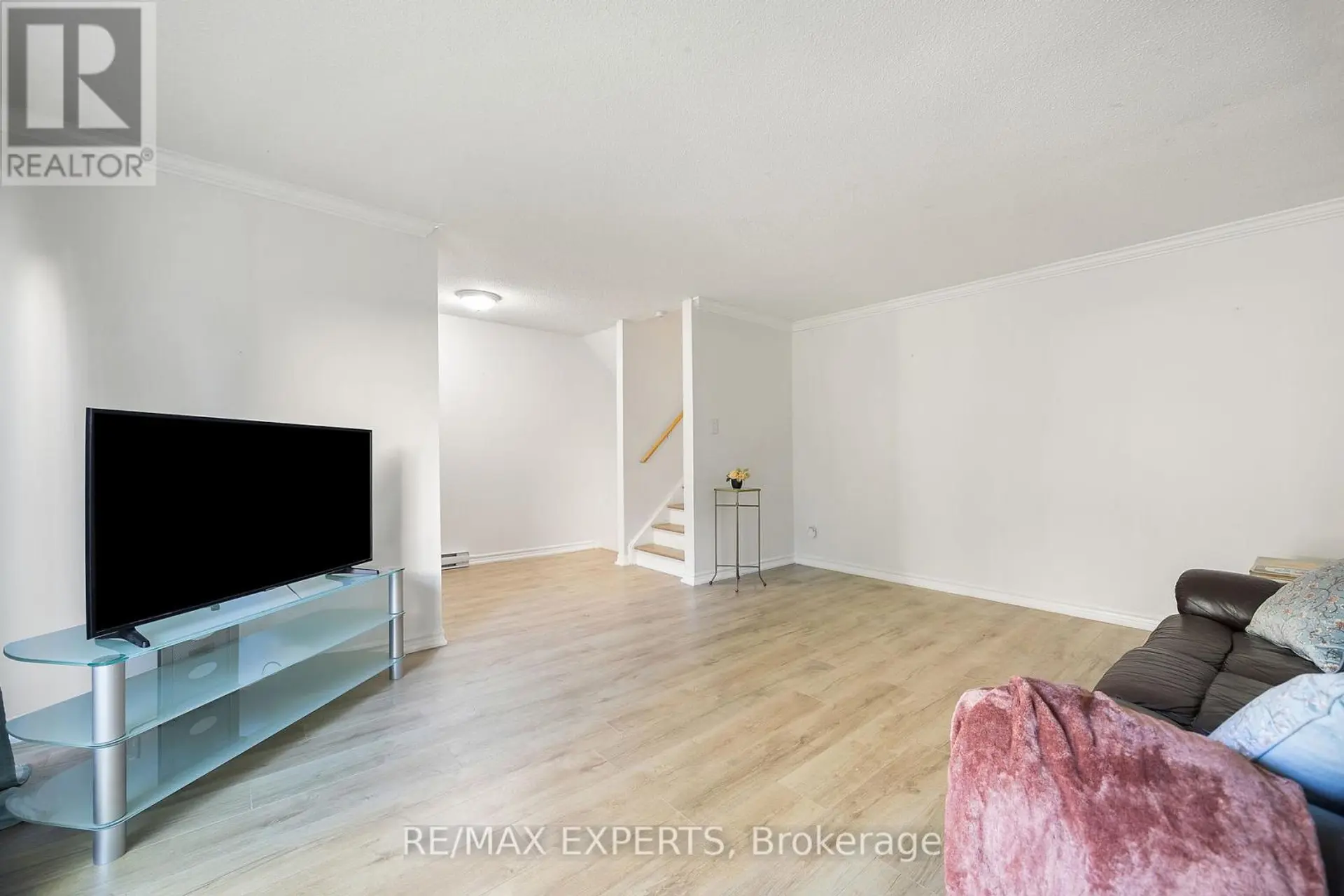 242 MILESTONE CRESCENT - Image 4