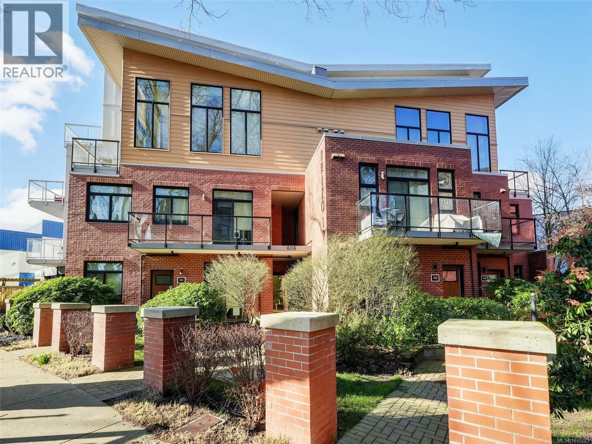 Property at #305 606 Speed Ave, Victoria, BC
