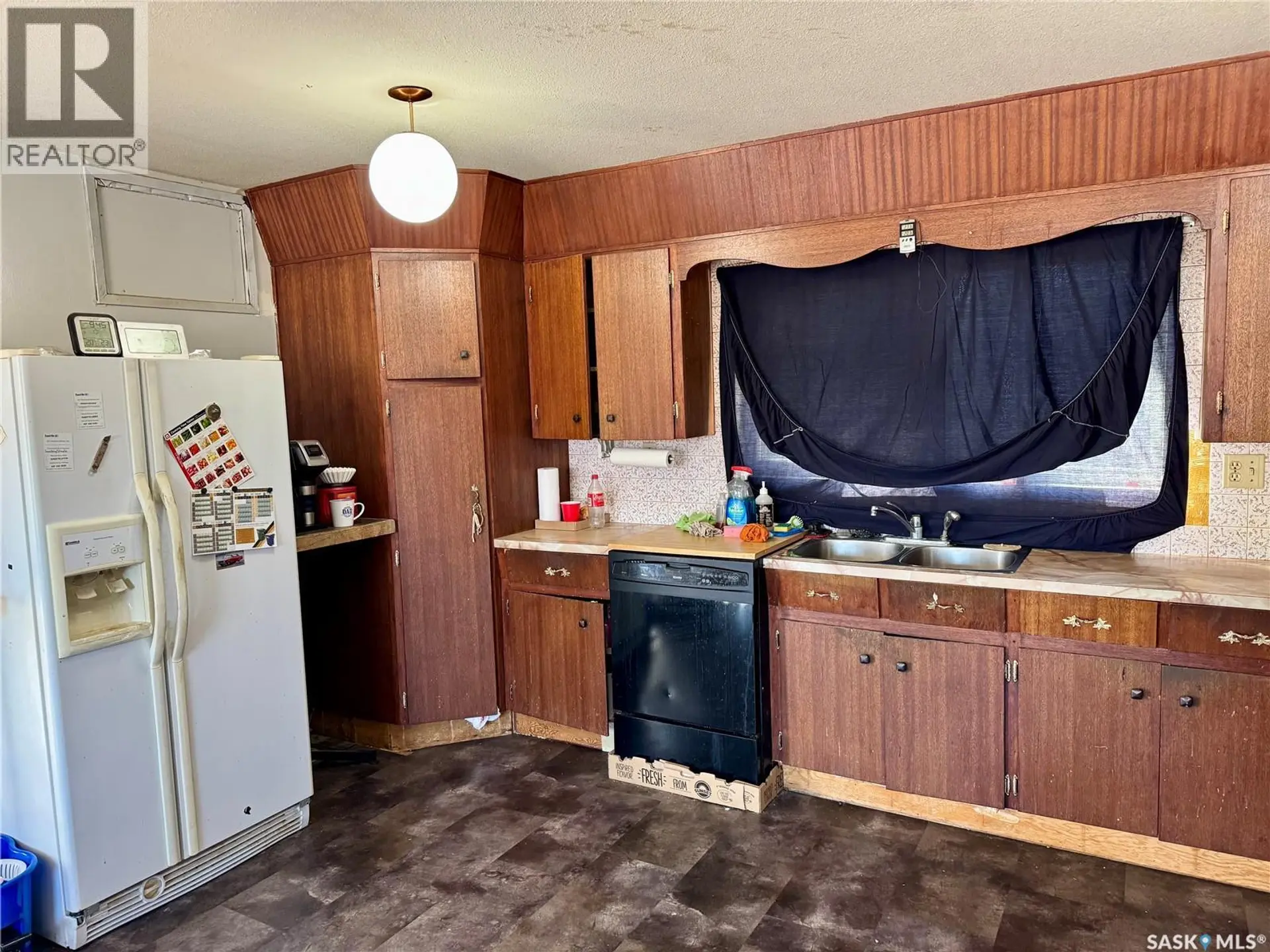 1215 ATHABASCA STREET W - Image 7