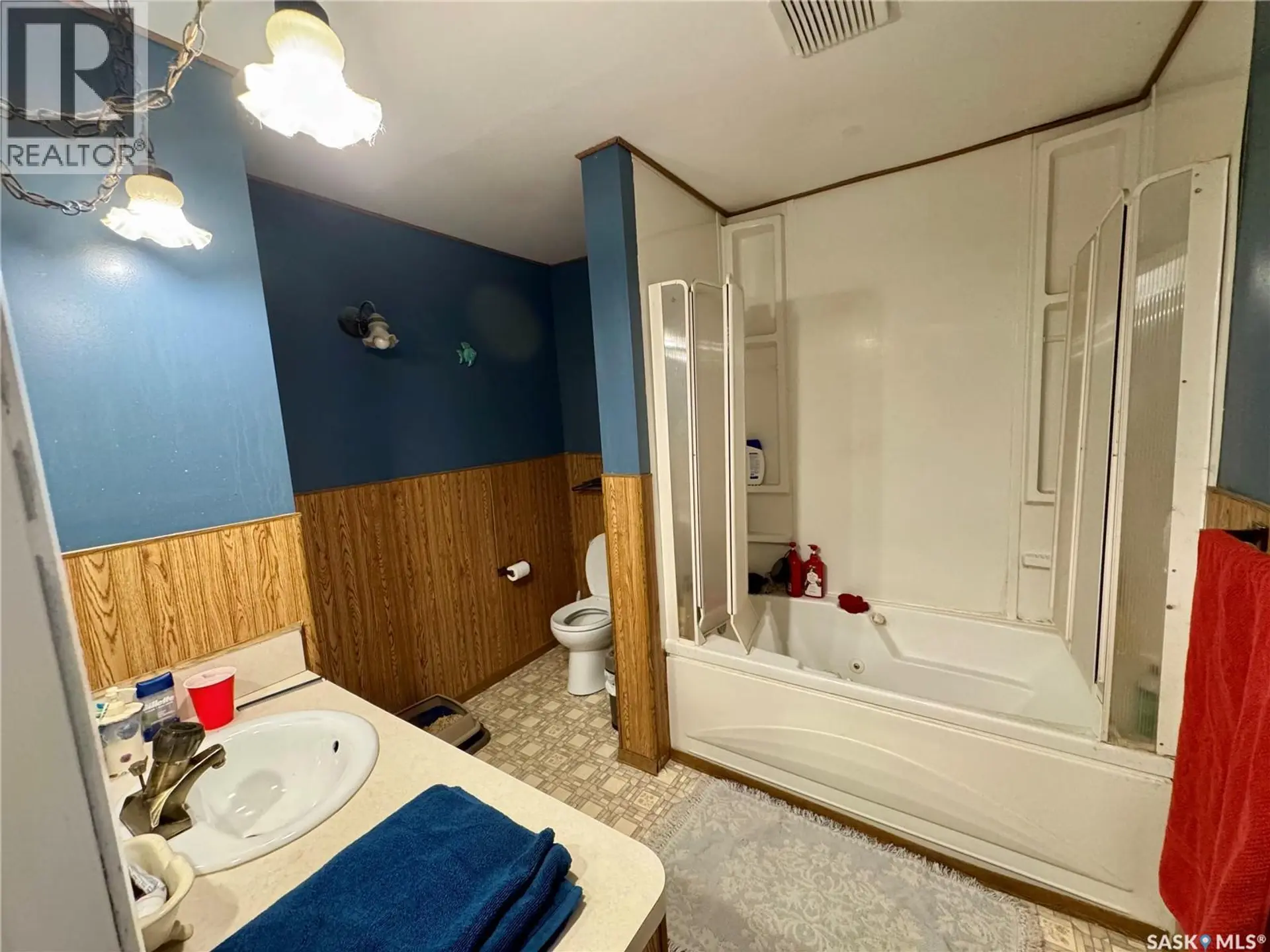 1215 ATHABASCA STREET W - Image 8