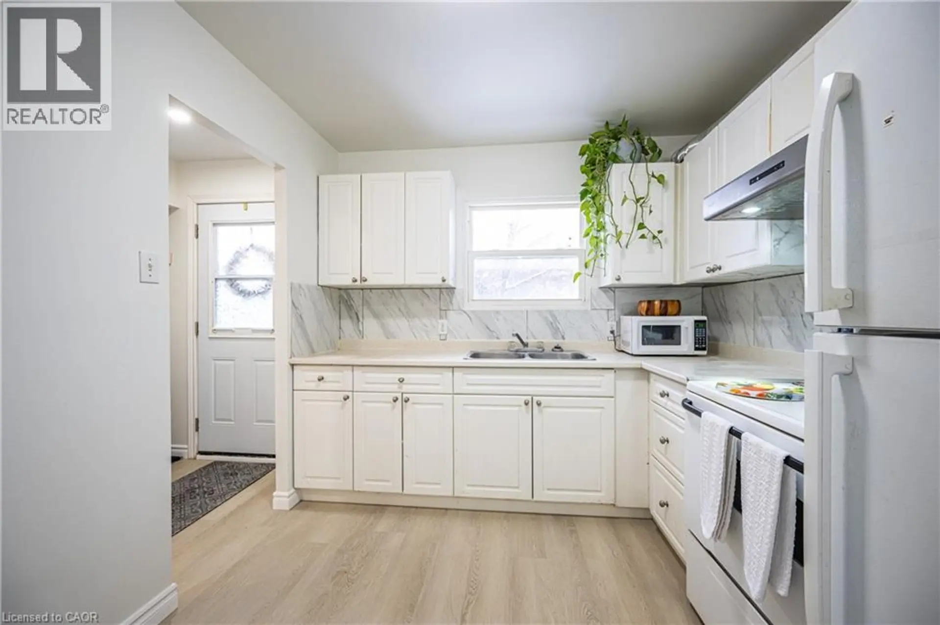 212 WESTCOURT Place - Image 3