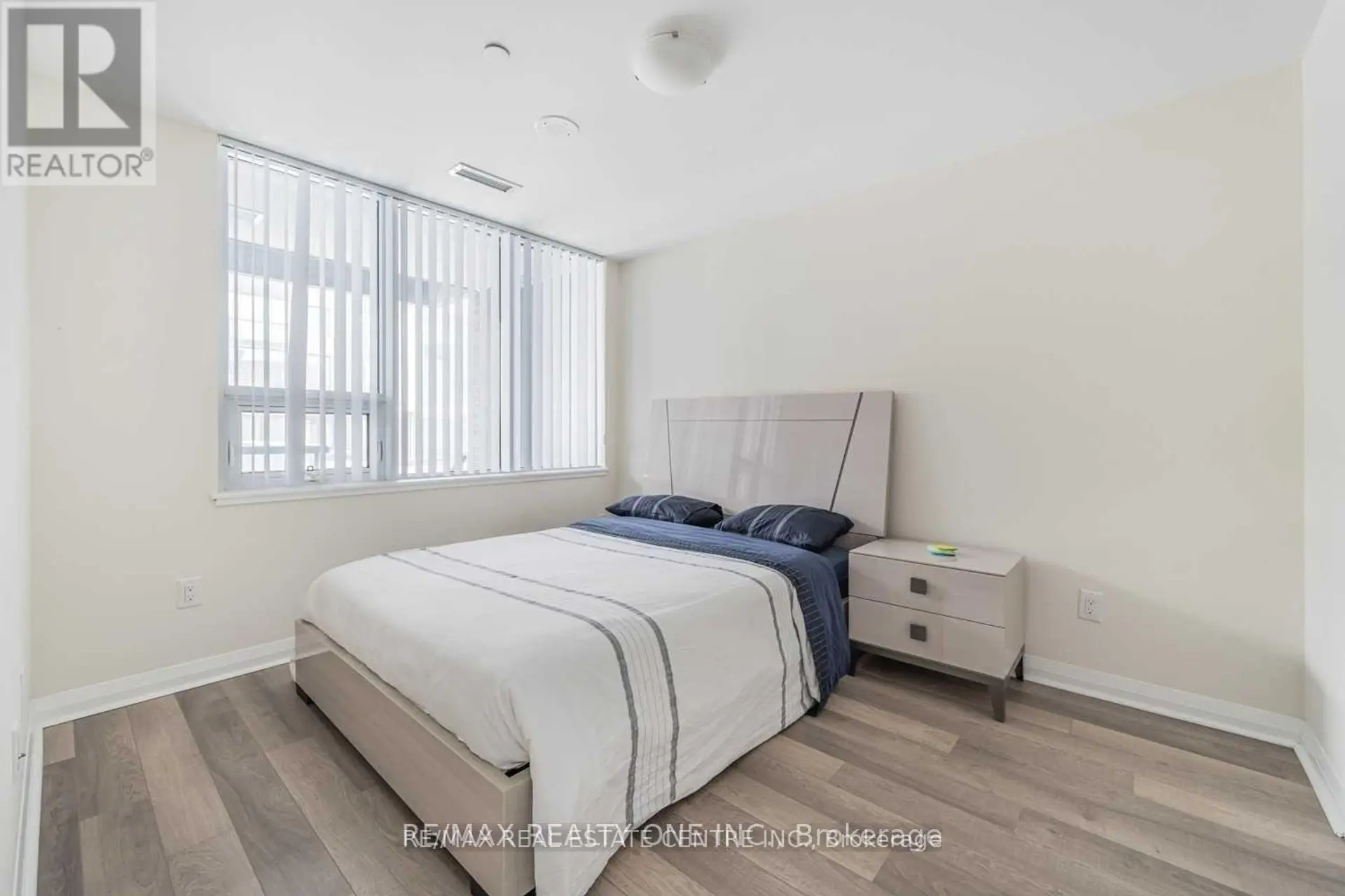 #112 5025 FOUR SPRINGS AVENUE - Image 11