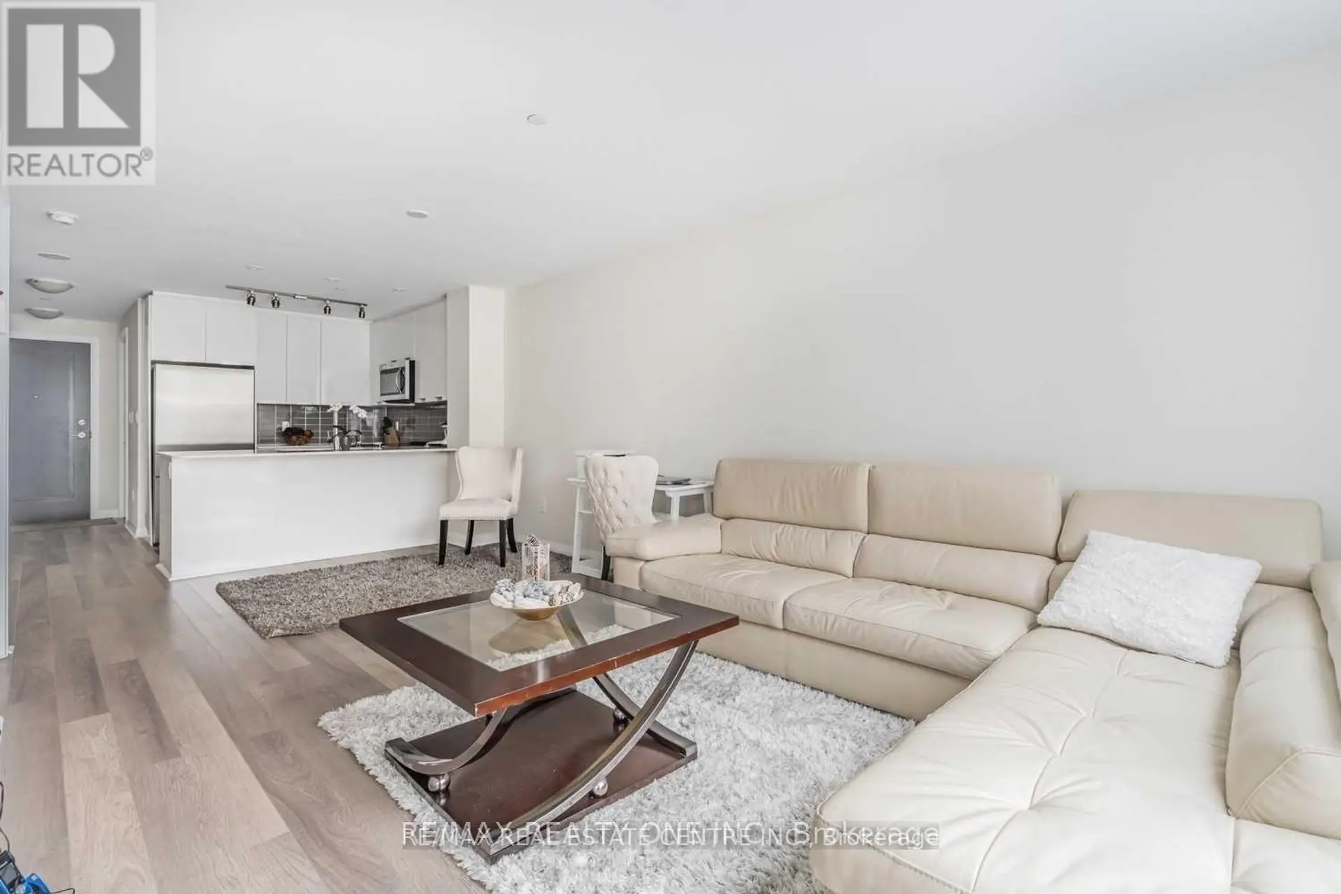#112 5025 FOUR SPRINGS AVENUE - Image 5