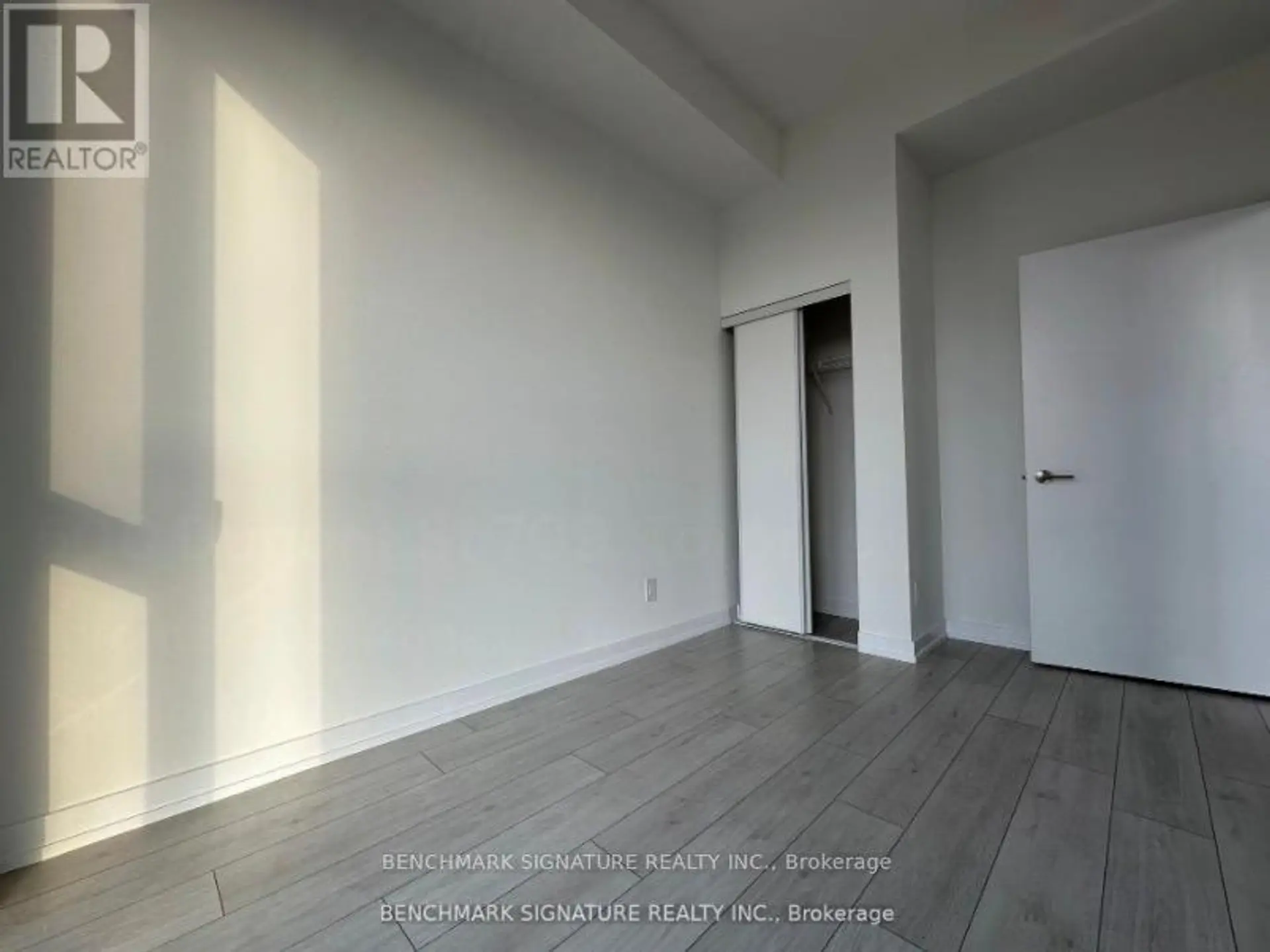 #709 500 DUPONT STREET - Image 6
