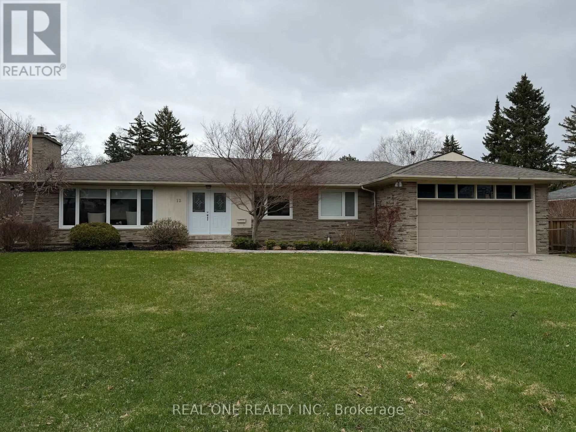12 KING MAPLE PLACE